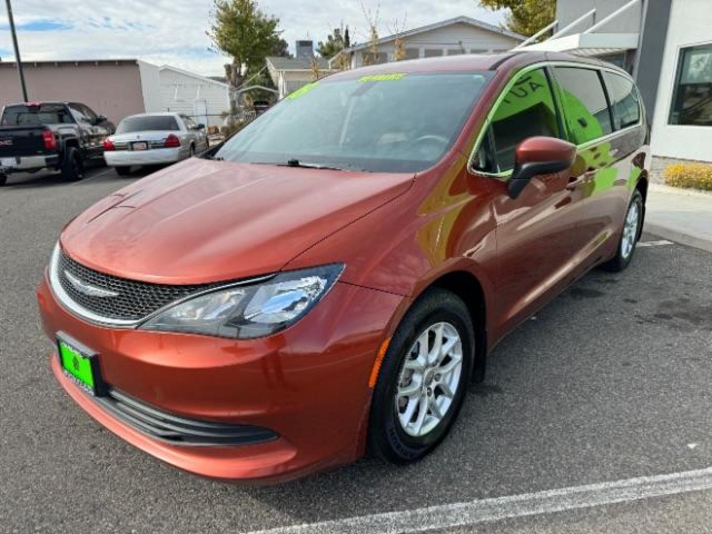 2018 Copper Pearl Coat /Black Leather Interior Chrysler Pacifica LX (2C4RC1CG8JR) with an 3.6L V6 DOHC 24V engine, 9-Speed Automatic transmission, located at 940 North Main Street, Cedar City, UT, 84720, (435) 628-0023, 37.692936, -113.061897 - Photo#3