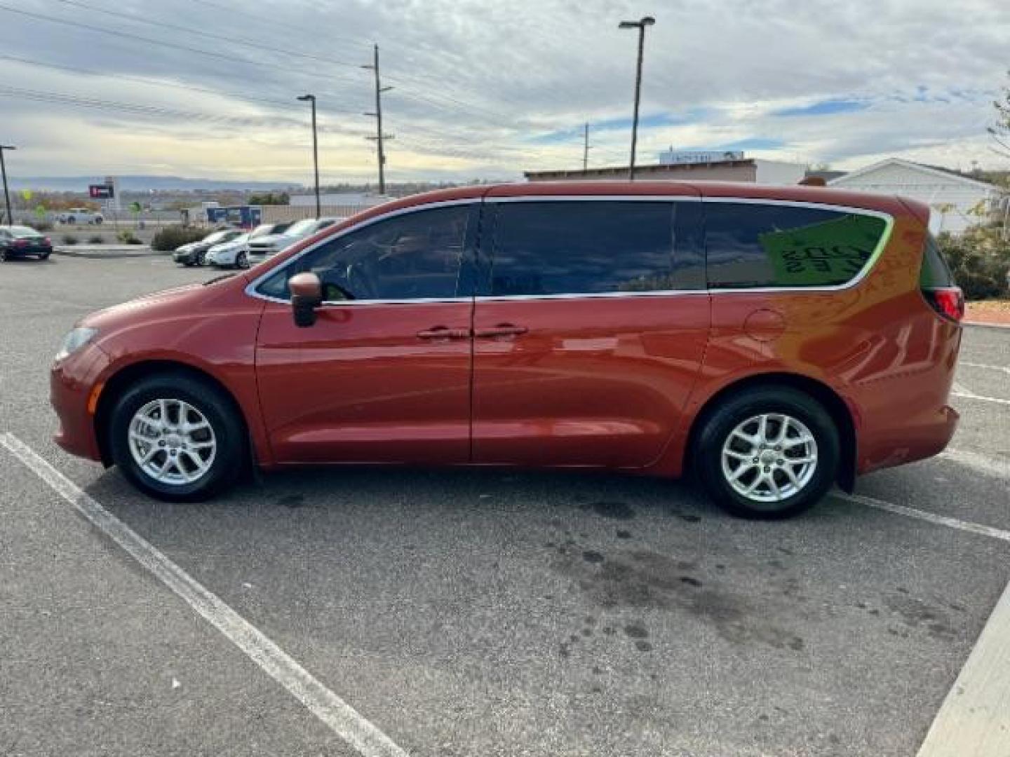 2018 Copper Pearl Coat /Black Leather Interior Chrysler Pacifica LX (2C4RC1CG8JR) with an 3.6L V6 DOHC 24V engine, 9-Speed Automatic transmission, located at 940 North Main Street, Cedar City, UT, 84720, (435) 628-0023, 37.692936, -113.061897 - Photo#5