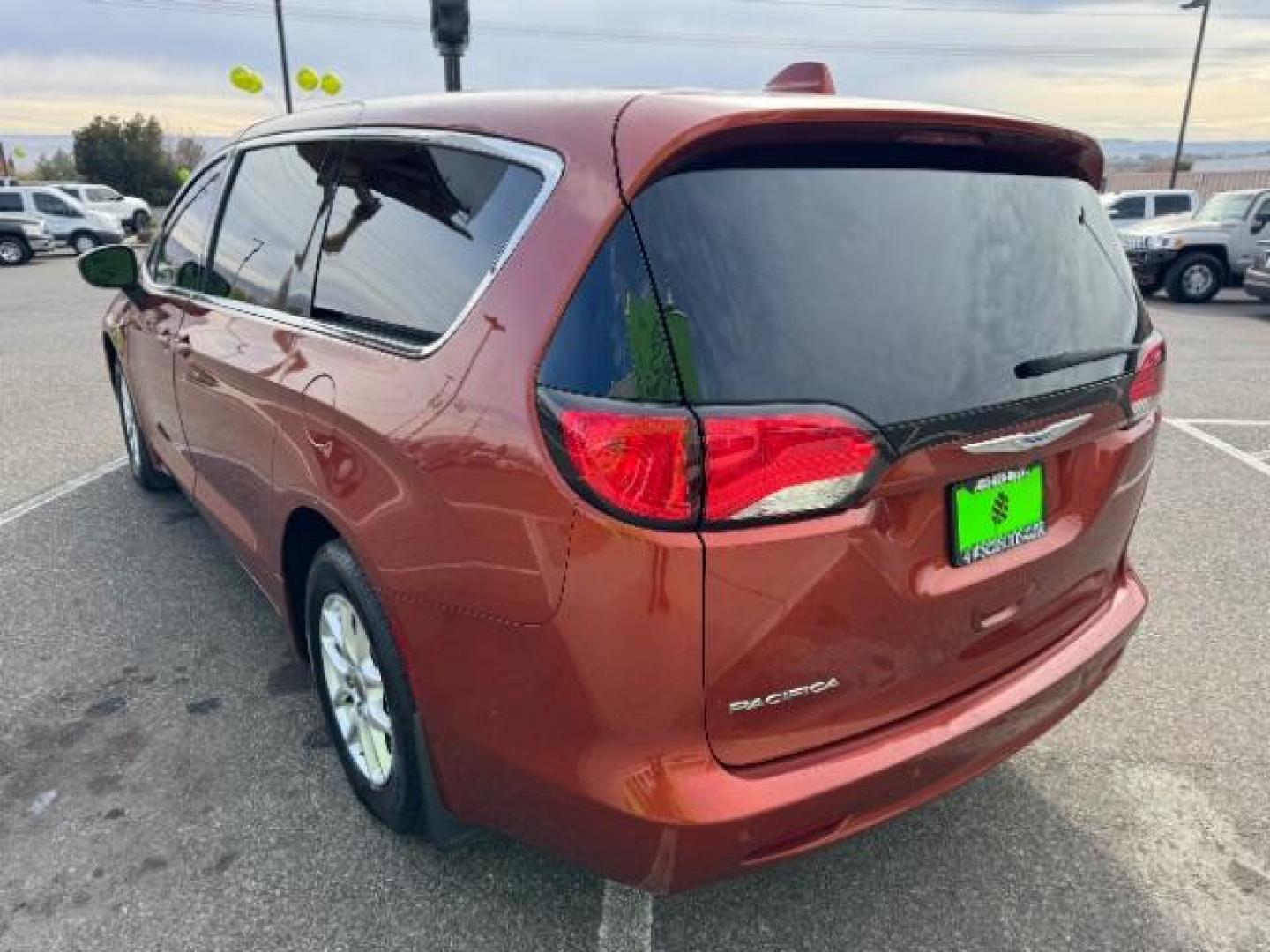 2018 Copper Pearl Coat /Black Leather Interior Chrysler Pacifica LX (2C4RC1CG8JR) with an 3.6L V6 DOHC 24V engine, 9-Speed Automatic transmission, located at 940 North Main Street, Cedar City, UT, 84720, (435) 628-0023, 37.692936, -113.061897 - Photo#6