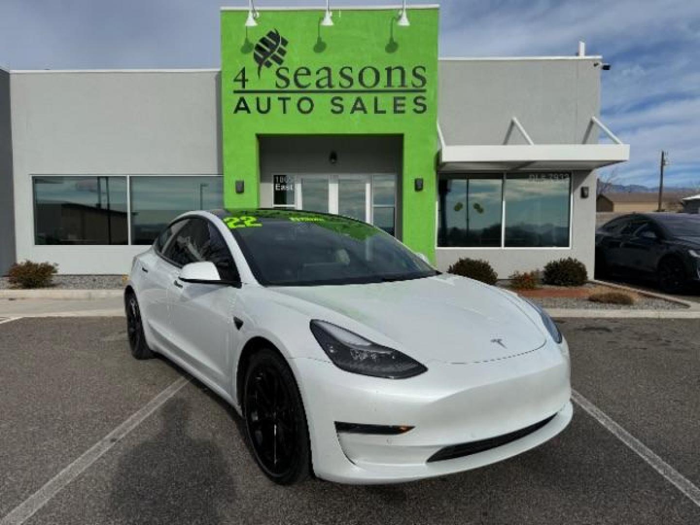 2022 Pearl White Multi-Coat /All Black Tesla Model 3 Standard Range Plus (5YJ3E1EA4NF) with an ELECTRIC engine, 1-Speed Automatic transmission, located at 1865 East Red Hills Pkwy, St. George, 84770, (435) 628-0023, 37.120850, -113.543640 - Photo#0