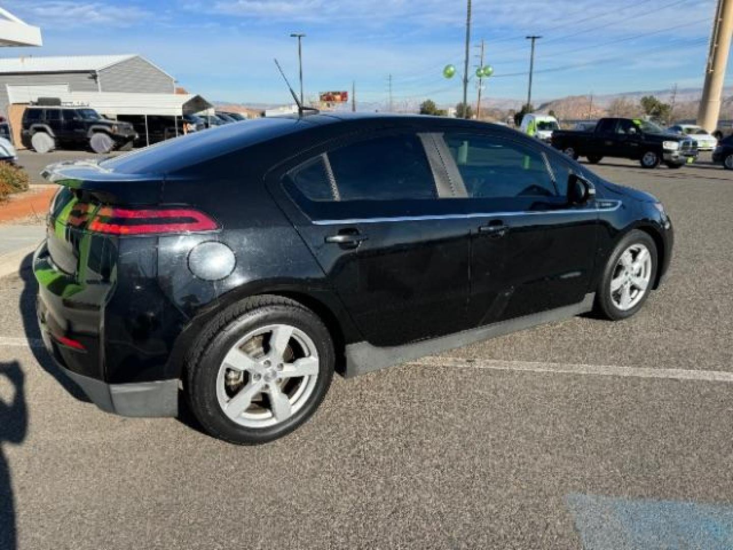 2013 Black /Black cloth Interior Chevrolet Volt Standard w/ LEP (1G1RE6E40DU) with an Hybrid /Electric engine, Continuously Variable Transmission transmission, located at 940 North Main Street, Cedar City, UT, 84720, (435) 628-0023, 37.692936, -113.061897 - Photo#10