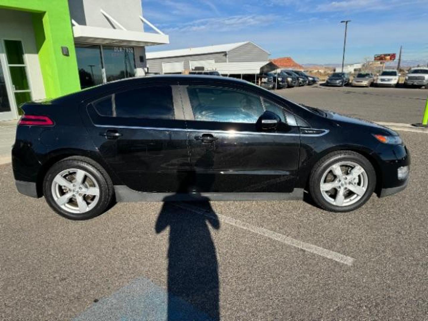 2013 Black /Black cloth Interior Chevrolet Volt Standard w/ LEP (1G1RE6E40DU) with an Hybrid /Electric engine, Continuously Variable Transmission transmission, located at 940 North Main Street, Cedar City, UT, 84720, (435) 628-0023, 37.692936, -113.061897 - Photo#11