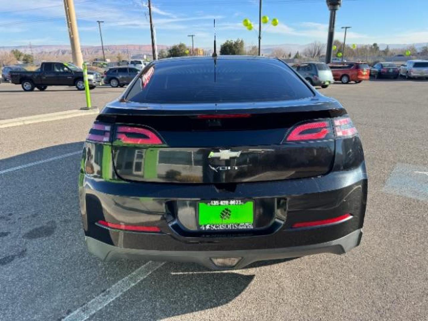 2013 Black /Black cloth Interior Chevrolet Volt Standard w/ LEP (1G1RE6E40DU) with an Hybrid /Electric engine, Continuously Variable Transmission transmission, located at 940 North Main Street, Cedar City, UT, 84720, (435) 628-0023, 37.692936, -113.061897 - Photo#8