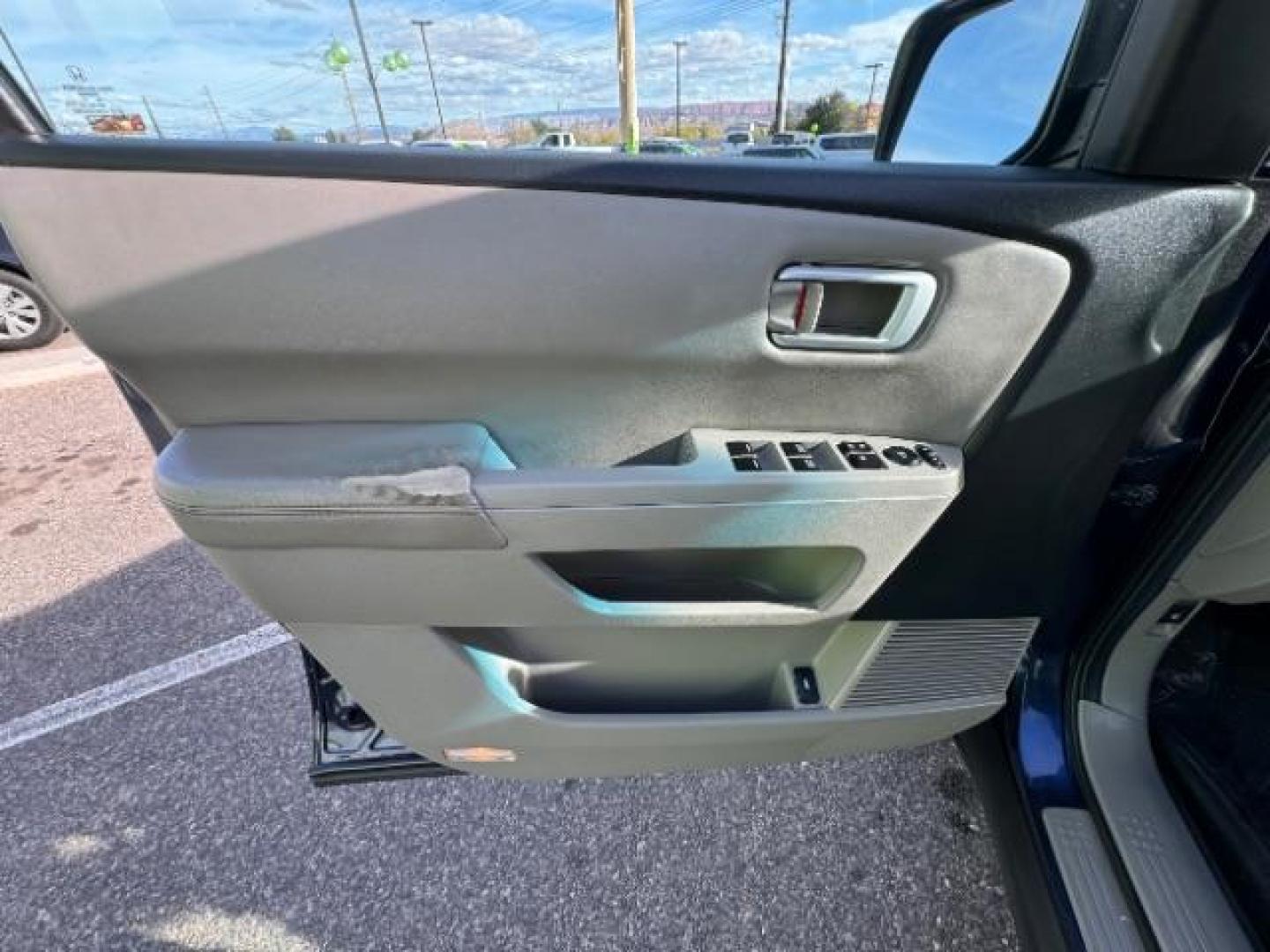 2013 Obsidian Blue Pearl /Gray Leather Interior Honda Pilot EX-L 2WD 5-Spd AT (5FNYF3H56DB) with an 3.5L V6 SOHC 24V engine, 5-Speed Automatic transmission, located at 1865 East Red Hills Pkwy, St. George, 84770, (435) 628-0023, 37.120850, -113.543640 - Photo#16