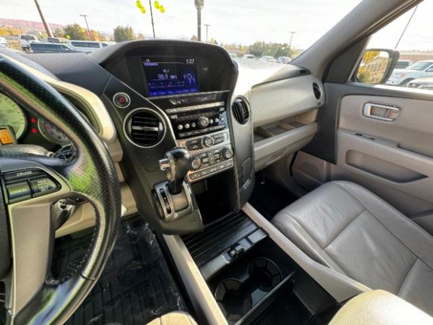 2013 Obsidian Blue Pearl /Gray Leather Interior Honda Pilot EX-L 2WD 5-Spd AT (5FNYF3H56DB) with an 3.5L V6 SOHC 24V engine, 5-Speed Automatic transmission, located at 1865 East Red Hills Pkwy, St. George, 84770, (435) 628-0023, 37.120850, -113.543640 - Photo#18