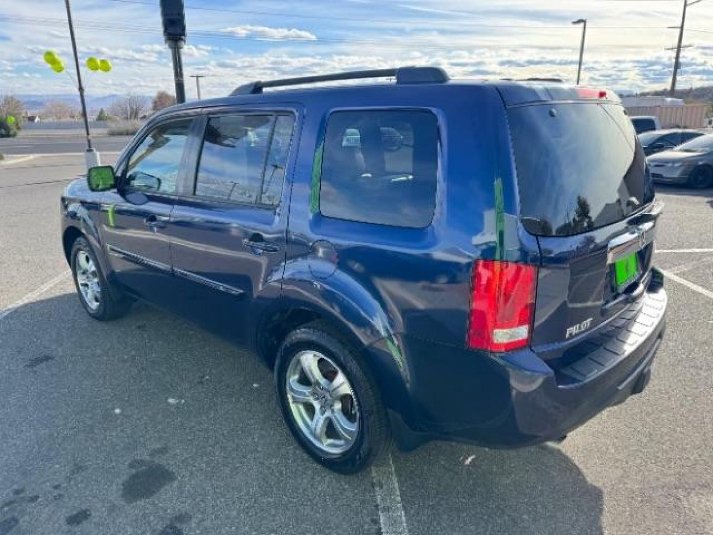 2013 Obsidian Blue Pearl /Gray Leather Interior Honda Pilot EX-L 2WD 5-Spd AT (5FNYF3H56DB) with an 3.5L V6 SOHC 24V engine, 5-Speed Automatic transmission, located at 1865 East Red Hills Pkwy, St. George, 84770, (435) 628-0023, 37.120850, -113.543640 - Photo#5