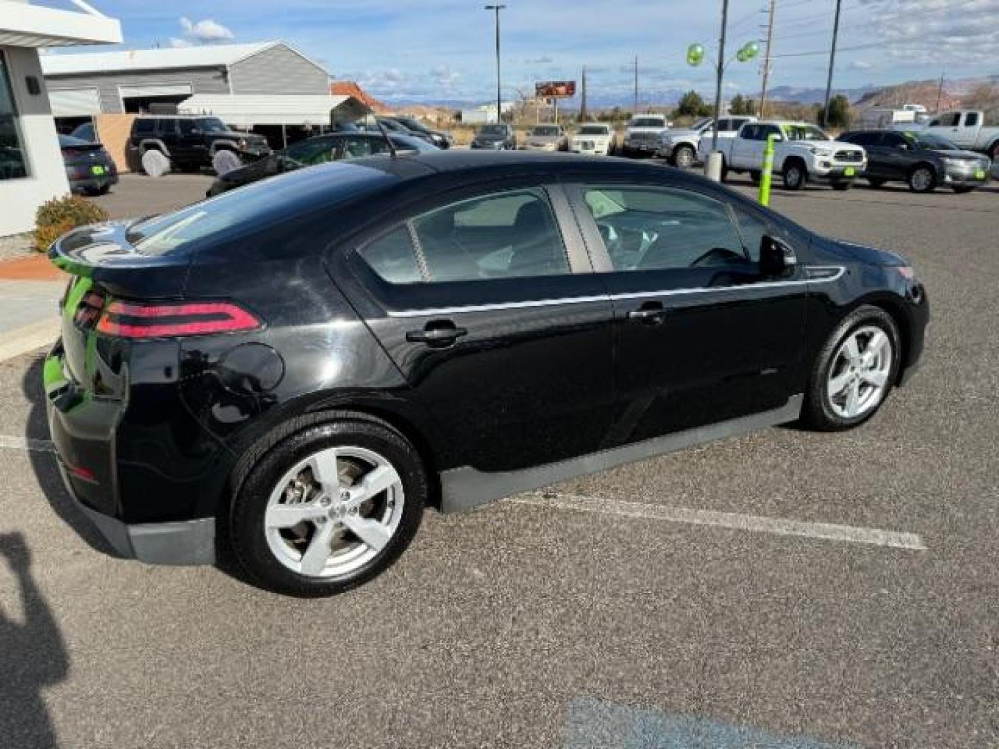 2014 Black /Black Leather Interior Chevrolet Volt Premium (1G1RB6E44EU) with an ELECTRIC engine, Continuously Variable Transmission transmission, located at 940 North Main Street, Cedar City, UT, 84720, (435) 628-0023, 37.692936, -113.061897 - Photo#9