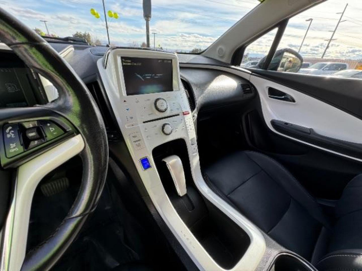 2014 Black /Black Leather Interior Chevrolet Volt Premium (1G1RB6E44EU) with an ELECTRIC engine, Continuously Variable Transmission transmission, located at 940 North Main Street, Cedar City, UT, 84720, (435) 628-0023, 37.692936, -113.061897 - Photo#17