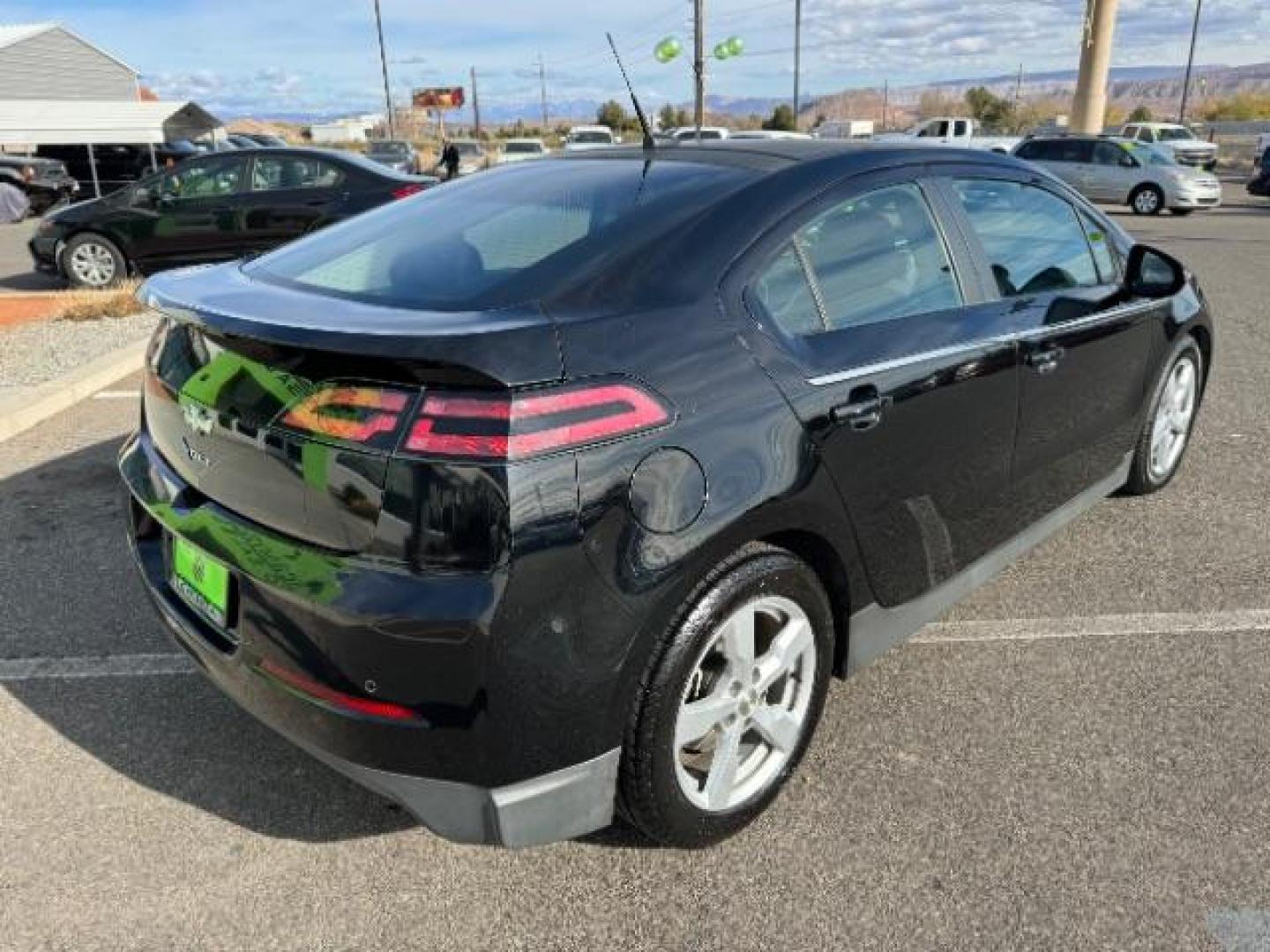 2014 Black /Black Leather Interior Chevrolet Volt Premium (1G1RB6E44EU) with an ELECTRIC engine, Continuously Variable Transmission transmission, located at 940 North Main Street, Cedar City, UT, 84720, (435) 628-0023, 37.692936, -113.061897 - Photo#8