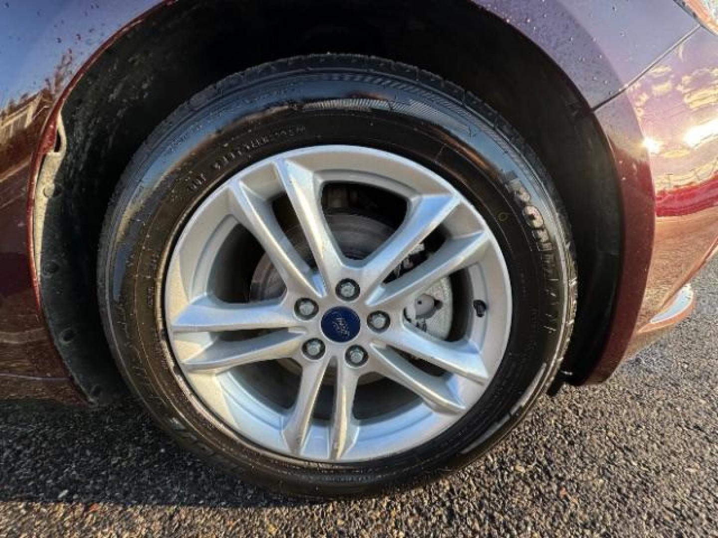 2018 Burgundy Velvet Metallic Tinted Clearcoat /Medium Light Stone, cloth Ford Fusion SE (3FA6P0H75JR) with an 2.5L L4 DOHC 16V engine, 6-Speed Automatic transmission, located at 1865 East Red Hills Pkwy, St. George, 84770, (435) 628-0023, 37.120850, -113.543640 - Photo#12