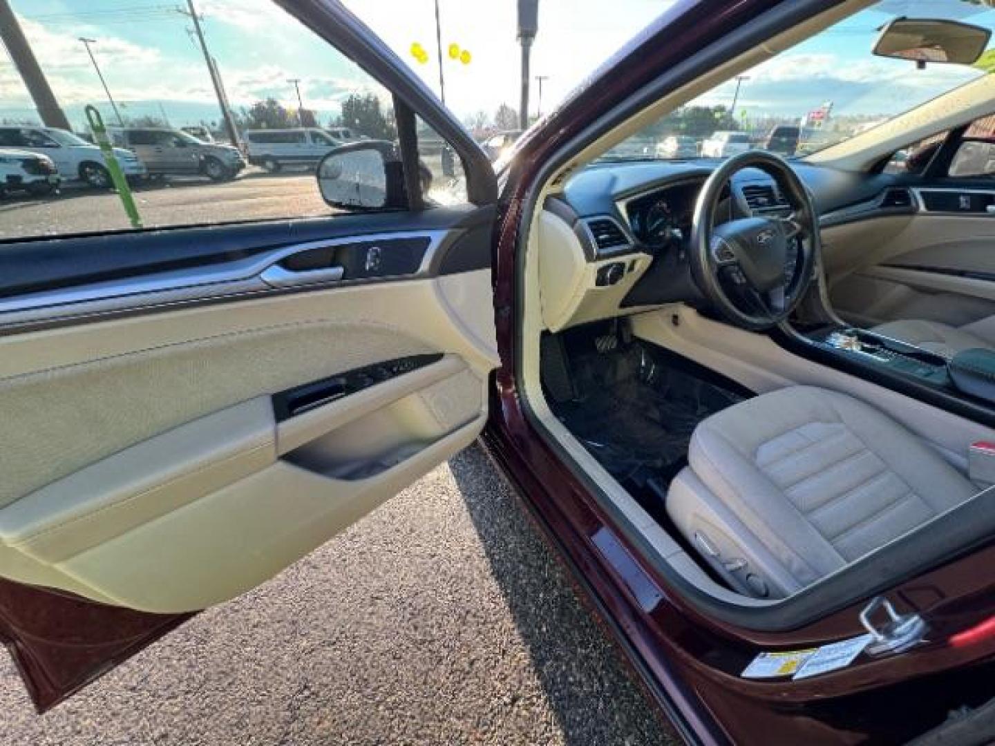 2018 Burgundy Velvet Metallic Tinted Clearcoat /Medium Light Stone, cloth Ford Fusion SE (3FA6P0H75JR) with an 2.5L L4 DOHC 16V engine, 6-Speed Automatic transmission, located at 1865 East Red Hills Pkwy, St. George, 84770, (435) 628-0023, 37.120850, -113.543640 - Photo#16