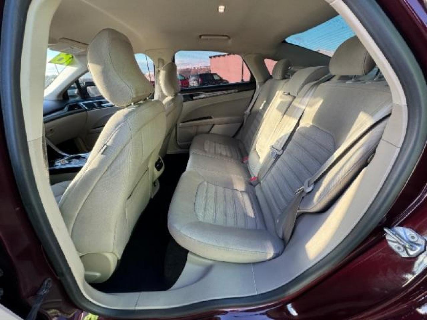 2018 Burgundy Velvet Metallic Tinted Clearcoat /Medium Light Stone, cloth Ford Fusion SE (3FA6P0H75JR) with an 2.5L L4 DOHC 16V engine, 6-Speed Automatic transmission, located at 1865 East Red Hills Pkwy, St. George, 84770, (435) 628-0023, 37.120850, -113.543640 - Photo#28