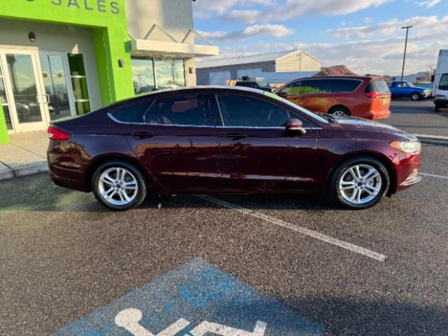 2018 Burgundy Velvet Metallic Tinted Clearcoat /Medium Light Stone, cloth Ford Fusion SE (3FA6P0H75JR) with an 2.5L L4 DOHC 16V engine, 6-Speed Automatic transmission, located at 1865 East Red Hills Pkwy, St. George, 84770, (435) 628-0023, 37.120850, -113.543640 - Photo#11