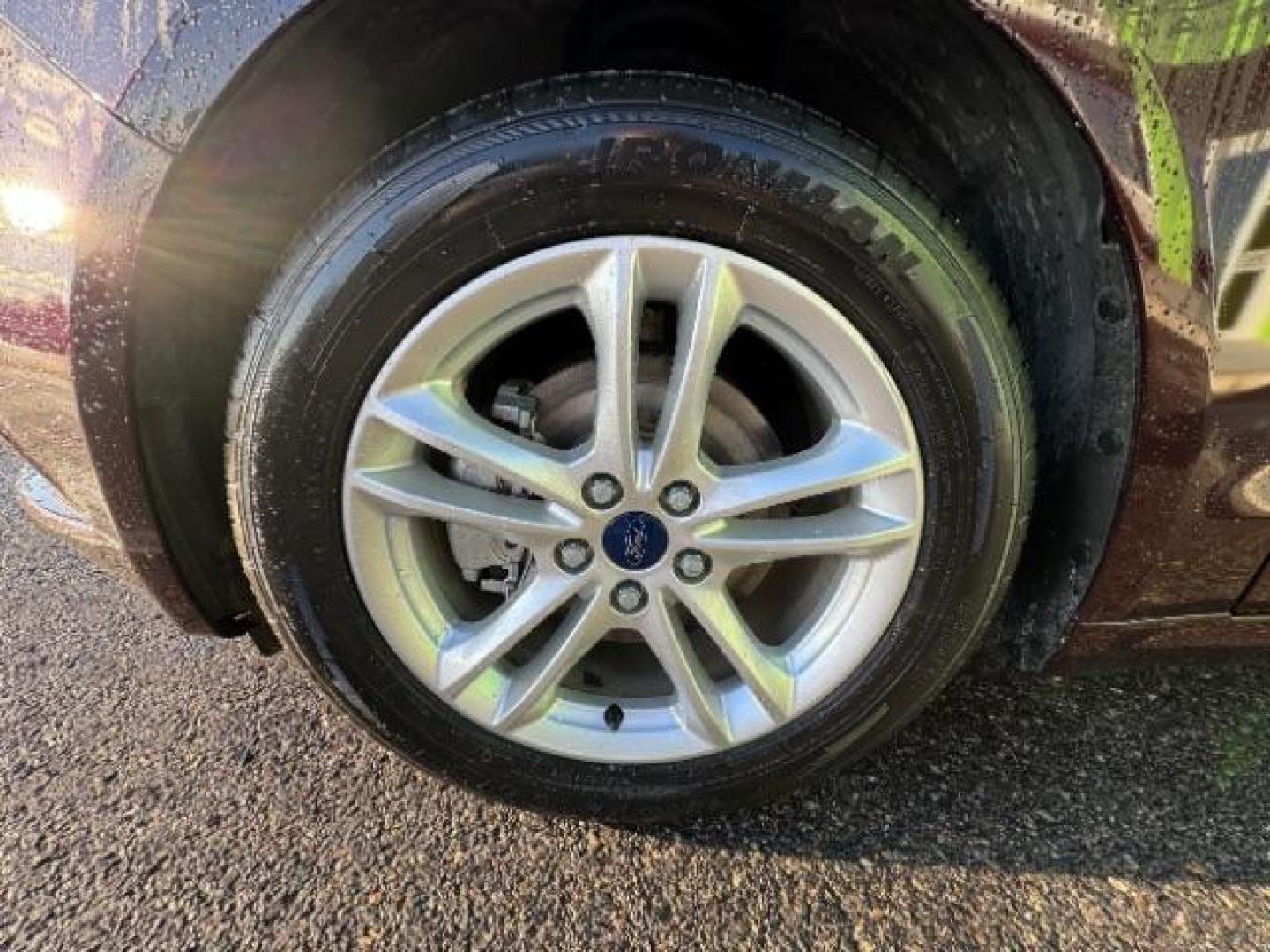 2018 Burgundy Velvet Metallic Tinted Clearcoat /Medium Light Stone, cloth Ford Fusion SE (3FA6P0H75JR) with an 2.5L L4 DOHC 16V engine, 6-Speed Automatic transmission, located at 1865 East Red Hills Pkwy, St. George, 84770, (435) 628-0023, 37.120850, -113.543640 - Photo#15