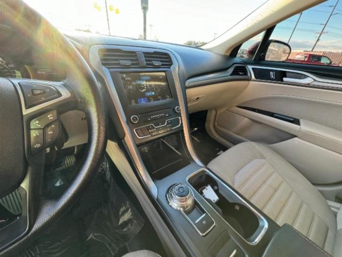 2018 Burgundy Velvet Metallic Tinted Clearcoat /Medium Light Stone, cloth Ford Fusion SE (3FA6P0H75JR) with an 2.5L L4 DOHC 16V engine, 6-Speed Automatic transmission, located at 1865 East Red Hills Pkwy, St. George, 84770, (435) 628-0023, 37.120850, -113.543640 - Photo#20