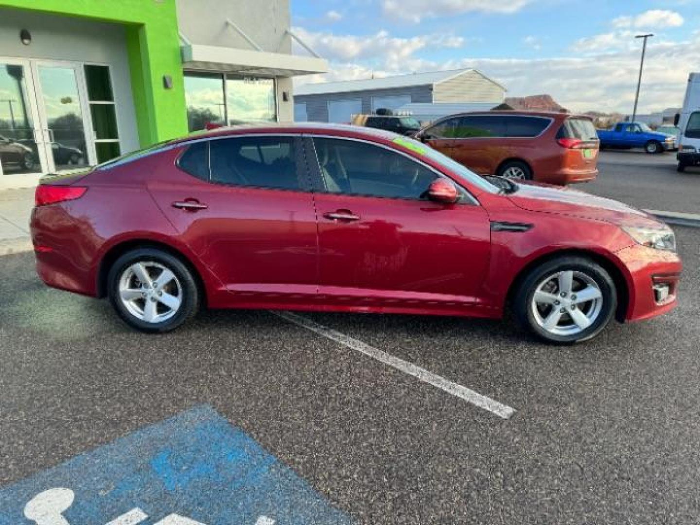 2015 Dark Cherry /Black Kia Optima LX (5XXGM4A78FG) with an 2.4L L4 DOHC 16V engine, 6-Speed Automatic transmission, located at 1865 East Red Hills Pkwy, St. George, 84770, (435) 628-0023, 37.120850, -113.543640 - We specialize in helping ALL people get the best financing available. No matter your credit score, good, bad or none we can get you an amazing rate. Had a bankruptcy, divorce, or repossessions? We give you the green light to get your credit back on the road. Low down and affordable payments that fit - Photo#11