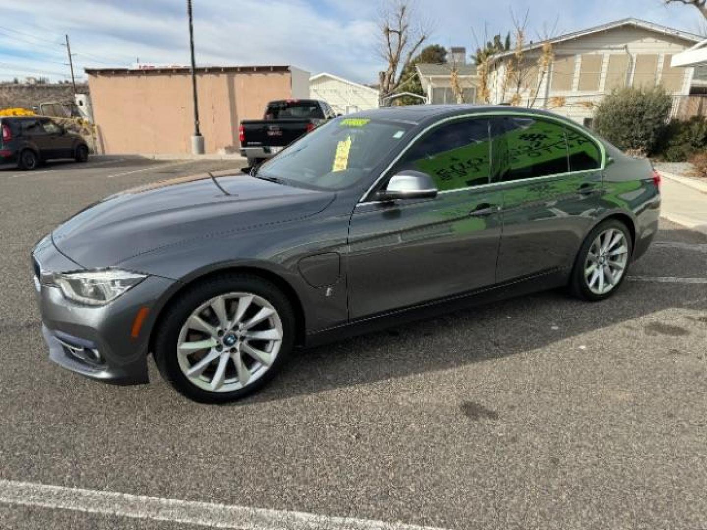 2018 Mineral Grey Metallic /black leather BMW 3-Series 330e iPerformance Sedan (WBA8E1C57JA) with an 2.0L L4 DOHC 16V HYBRID engine, 8-Speed Automatic transmission, located at 1865 East Red Hills Pkwy, St. George, 84770, (435) 628-0023, 37.120850, -113.543640 - ****This BMW qualifies for $4k cash rebate***** We specialize in helping ALL people get the best financing available. No matter your credit score, good, bad or none we can get you an amazing rate. Had a bankruptcy, divorce, or repossessions? We give you the green light to get your credit back on th - Photo#5