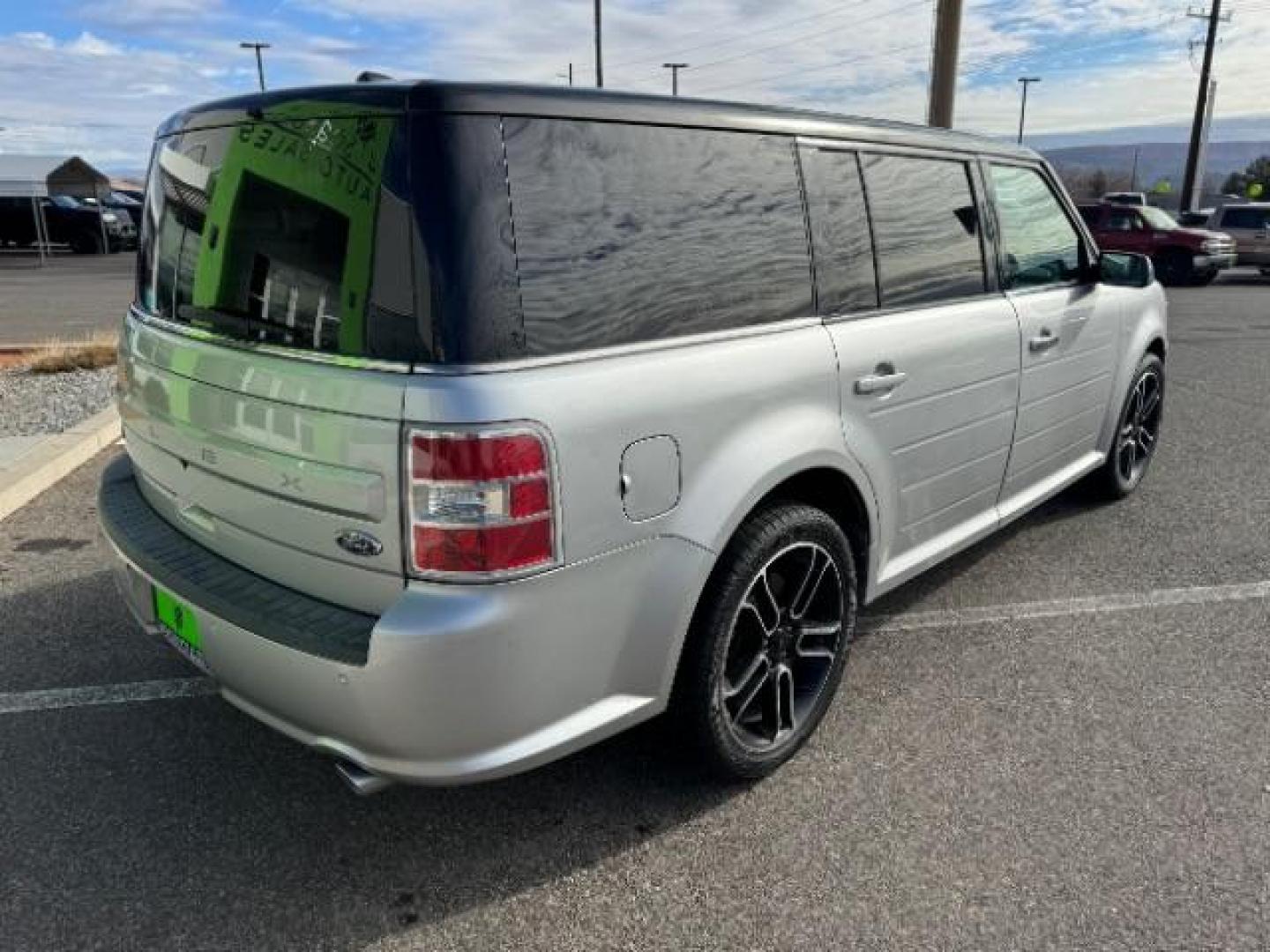 2015 Ingot Silver Metallic /Charcoal Black, leather Ford Flex SEL FWD (2FMGK5C88FB) with an 3.5L V6 DOHC 24V engine, 6-Speed Automatic Overdrive transmission, located at 1865 East Red Hills Pkwy, St. George, 84770, (435) 628-0023, 37.120850, -113.543640 - Photo#9