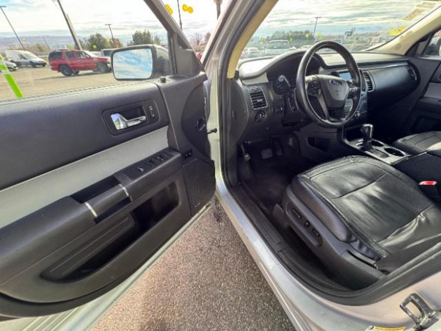 2015 Ingot Silver Metallic /Charcoal Black, leather Ford Flex SEL FWD (2FMGK5C88FB) with an 3.5L V6 DOHC 24V engine, 6-Speed Automatic Overdrive transmission, located at 1865 East Red Hills Pkwy, St. George, 84770, (435) 628-0023, 37.120850, -113.543640 - Photo#16