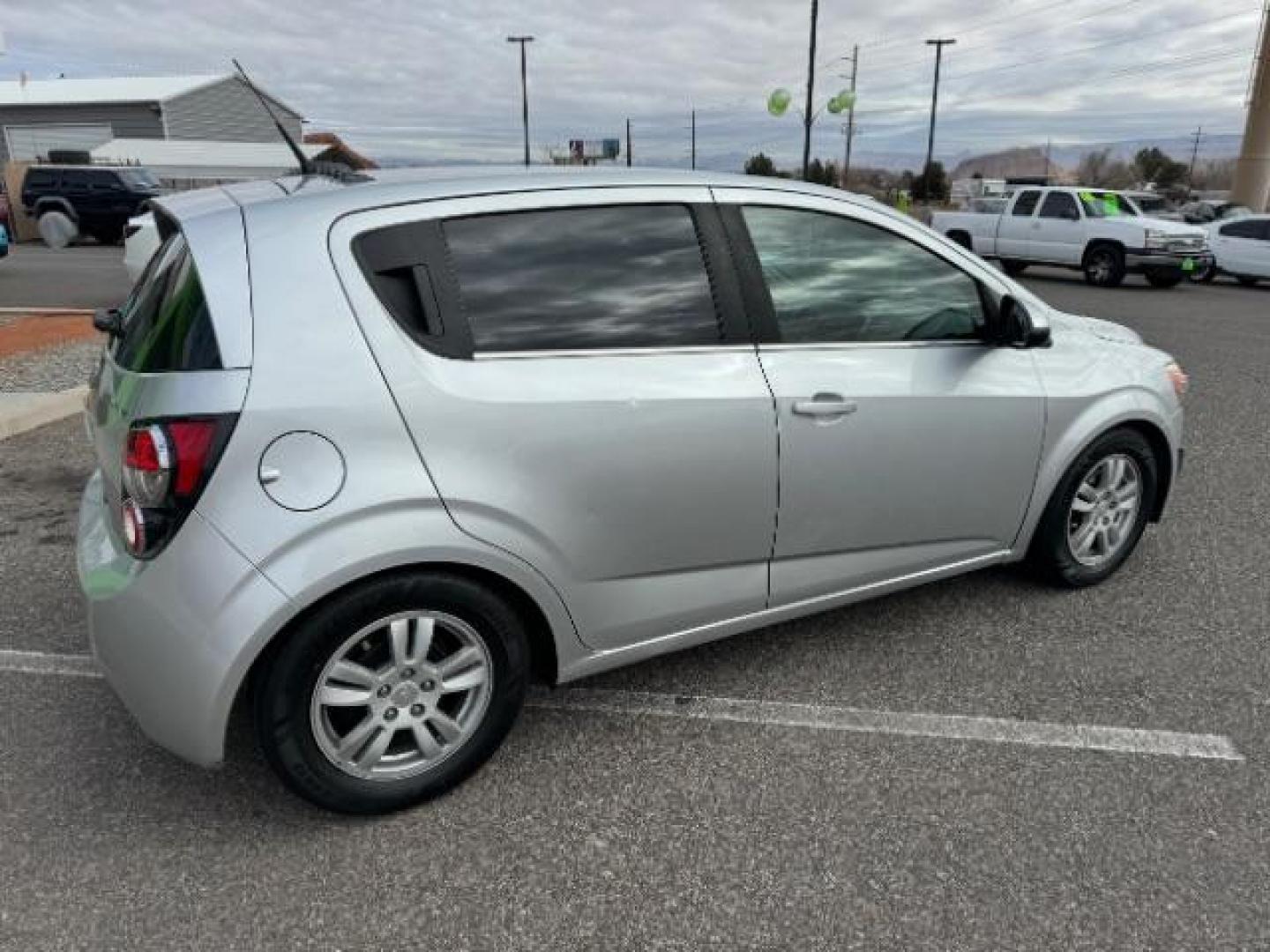 2014 Silver Ice Metallic /Dark Pewter/Dark Titanium Chevrolet Sonic LT Auto 5-Door (1G1JC6SH0E4) with an 1.8L L4 DOHC 24V engine, 6-Speed Automatic transmission, located at 1865 East Red Hills Pkwy, St. George, 84770, (435) 628-0023, 37.120850, -113.543640 - Photo#10