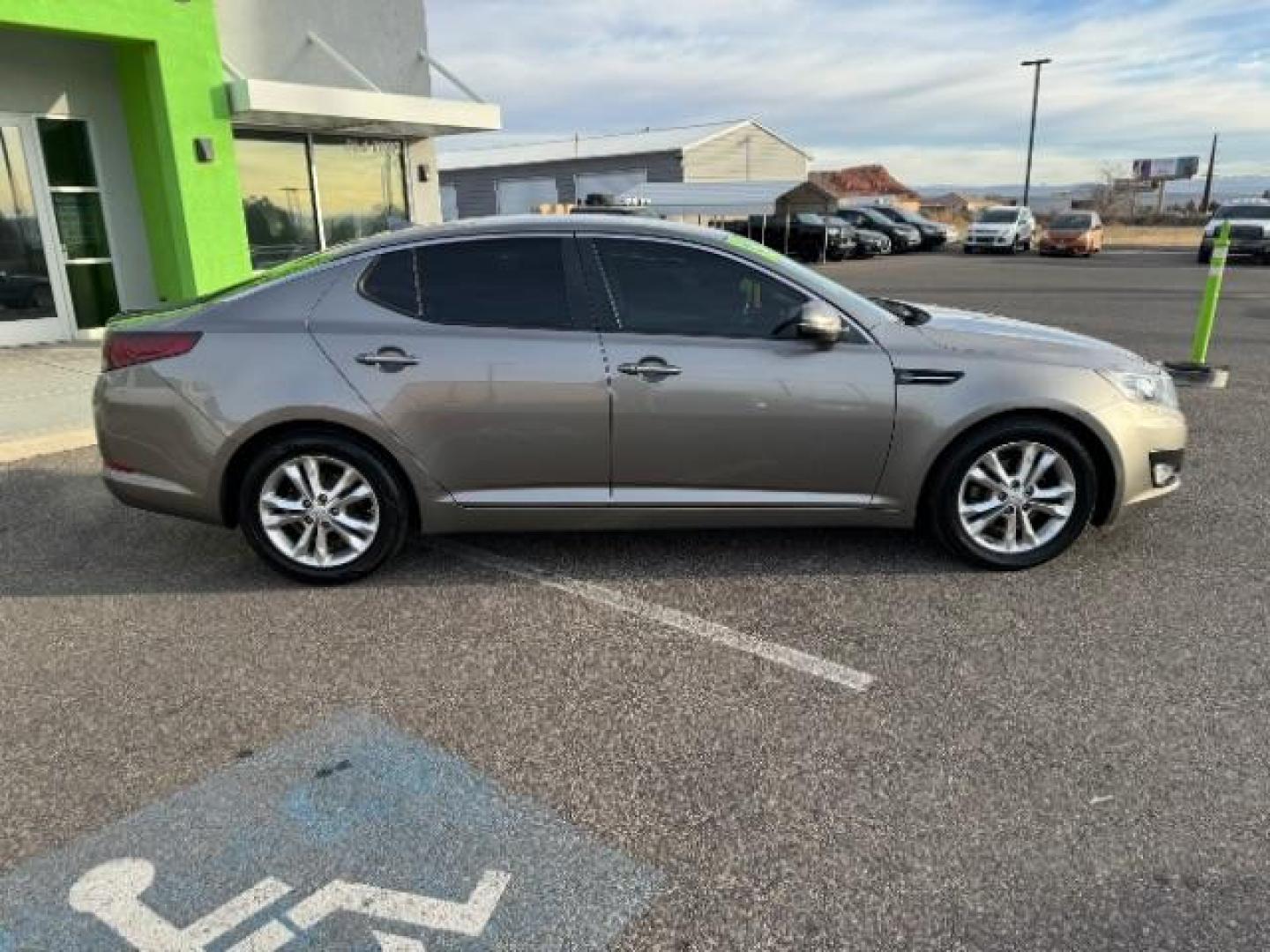 2013 Metal Bronze Pearl Metallic /Beige Leather Interior Kia Optima EX (5XXGN4A72DG) with an 2.4L L4 DOHC 16V engine, 6-Speed Automatic transmission, located at 1865 East Red Hills Pkwy, St. George, 84770, (435) 628-0023, 37.120850, -113.543640 - Photo#11