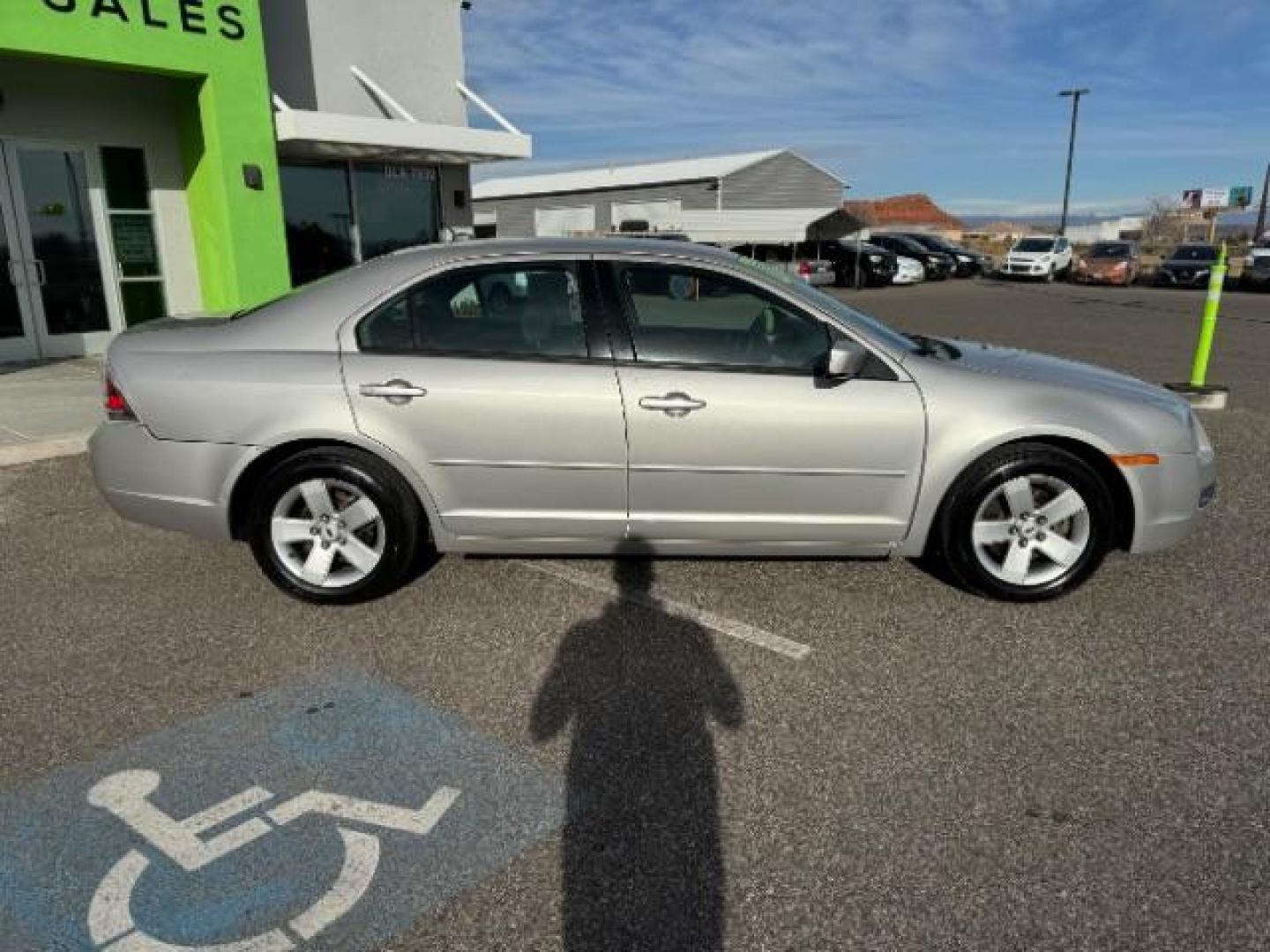 2007 Silver Birch Metallic /Charcoal Black Cloth Interior Ford Fusion V6 SE (3FAHP07197R) with an 3.0L V6 DOHC 24V engine, 5-Speed Automatic transmission, located at 1865 East Red Hills Pkwy, St. George, 84770, (435) 628-0023, 37.120850, -113.543640 - Photo#12