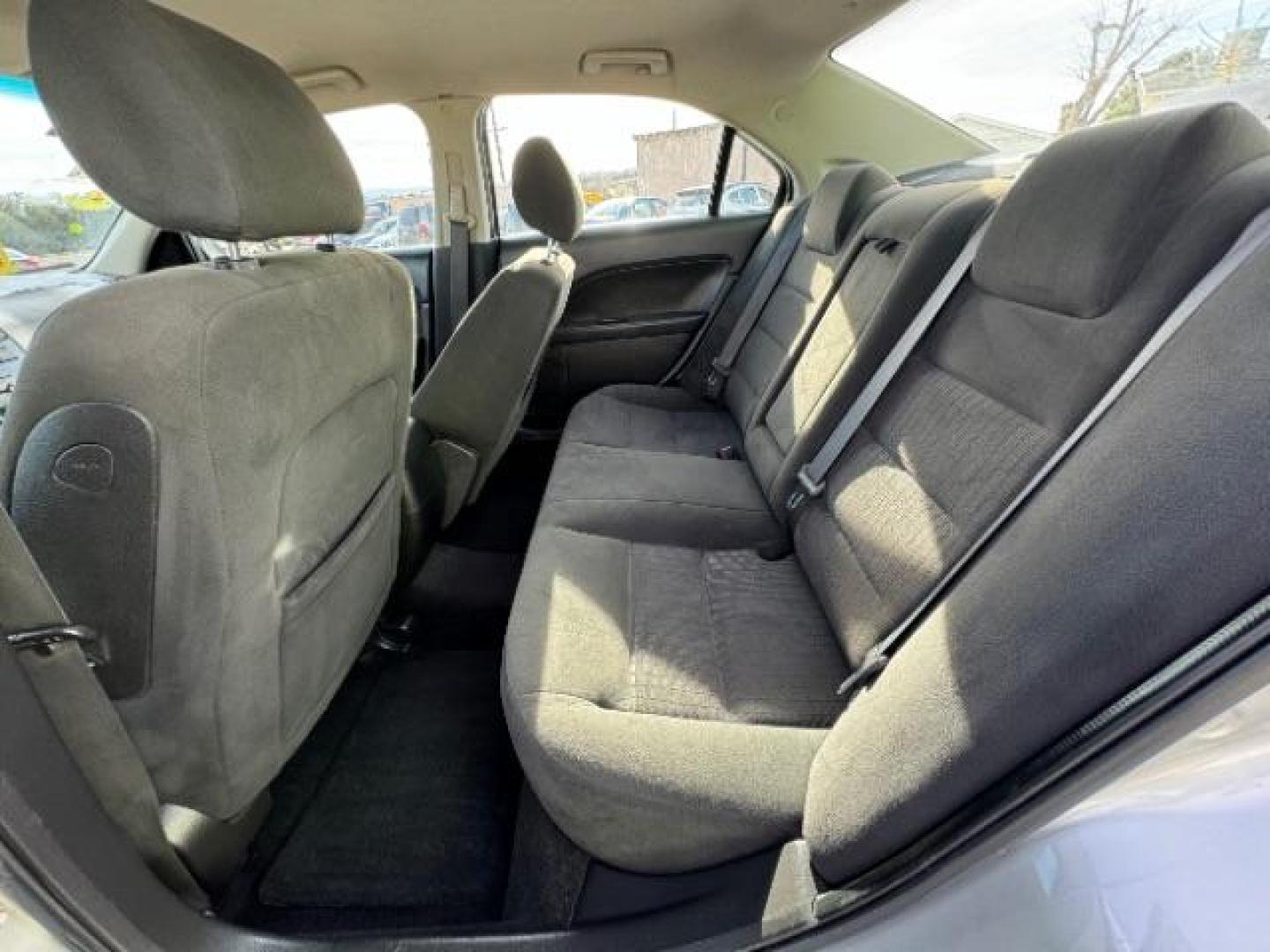 2007 Silver Birch Metallic /Charcoal Black Cloth Interior Ford Fusion V6 SE (3FAHP07197R) with an 3.0L V6 DOHC 24V engine, 5-Speed Automatic transmission, located at 1865 East Red Hills Pkwy, St. George, 84770, (435) 628-0023, 37.120850, -113.543640 - Photo#28