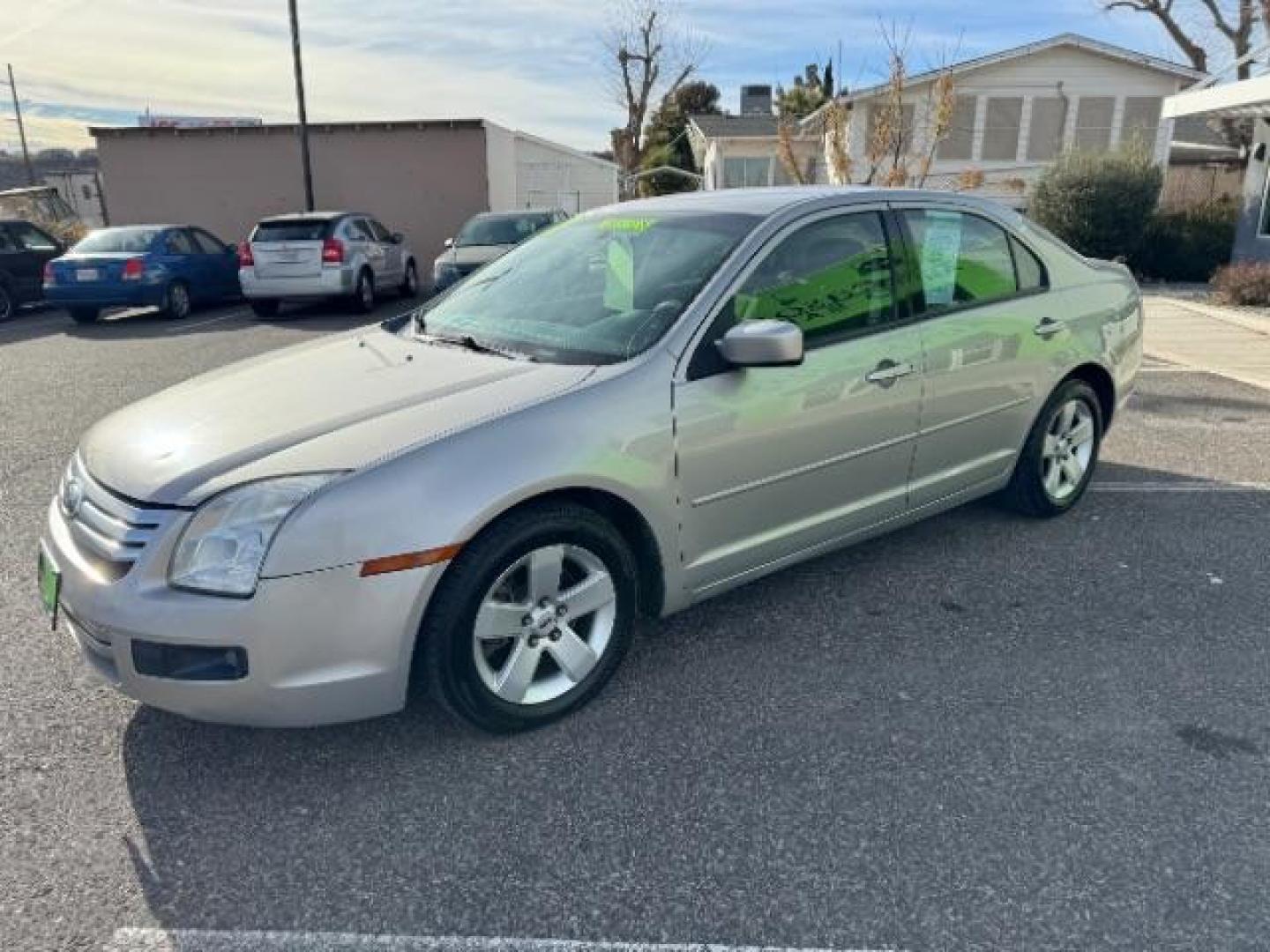 2007 Silver Birch Metallic /Charcoal Black Cloth Interior Ford Fusion V6 SE (3FAHP07197R) with an 3.0L V6 DOHC 24V engine, 5-Speed Automatic transmission, located at 1865 East Red Hills Pkwy, St. George, 84770, (435) 628-0023, 37.120850, -113.543640 - Photo#4