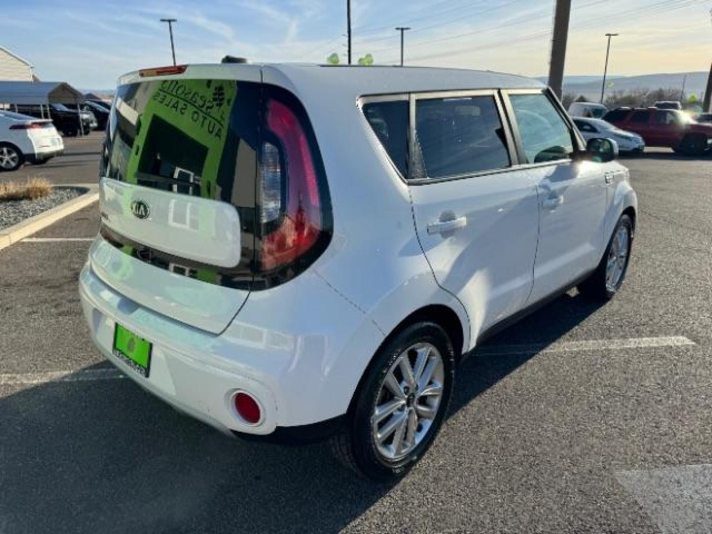 2019 Clear White /Black, cloth Kia Soul + (KNDJP3A54K7) with an 2.0L L4 DOHC 16V engine, 6-Speed Automatic transmission, located at 1865 East Red Hills Pkwy, St. George, 84770, (435) 628-0023, 37.120850, -113.543640 - Photo#9