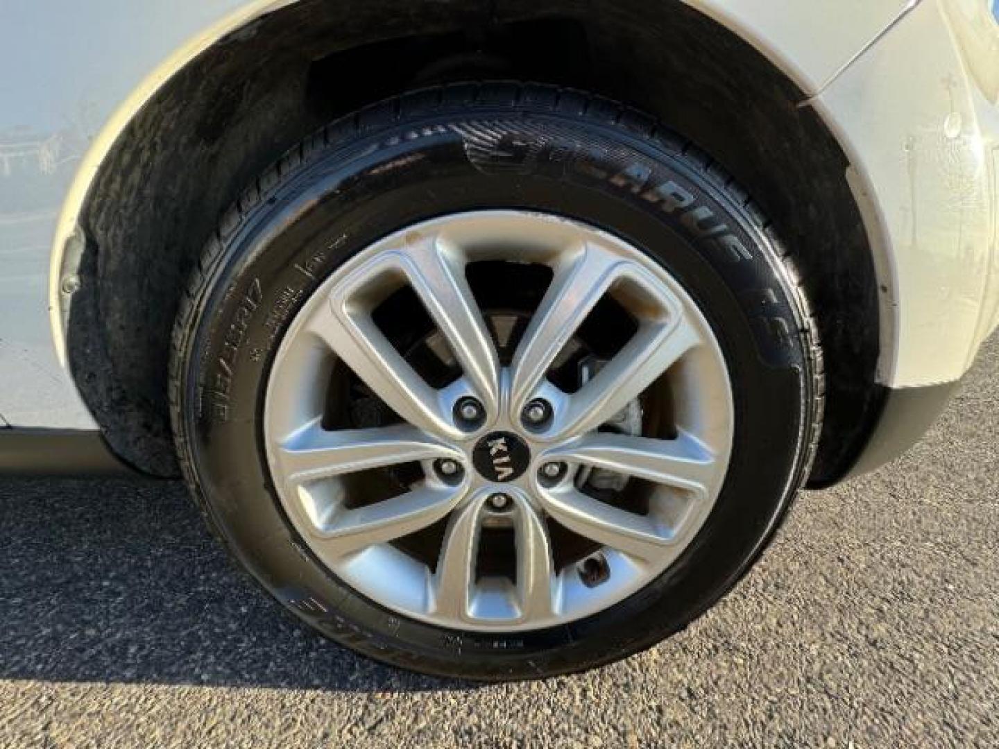 2019 Clear White /Black, cloth Kia Soul + (KNDJP3A54K7) with an 2.0L L4 DOHC 16V engine, 6-Speed Automatic transmission, located at 1865 East Red Hills Pkwy, St. George, 84770, (435) 628-0023, 37.120850, -113.543640 - Photo#12