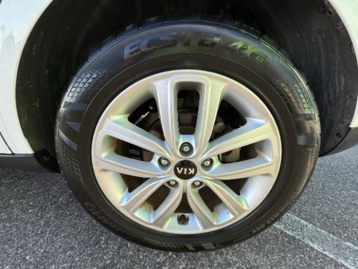 2019 Clear White /Black, cloth Kia Soul + (KNDJP3A54K7) with an 2.0L L4 DOHC 16V engine, 6-Speed Automatic transmission, located at 1865 East Red Hills Pkwy, St. George, 84770, (435) 628-0023, 37.120850, -113.543640 - Photo#14