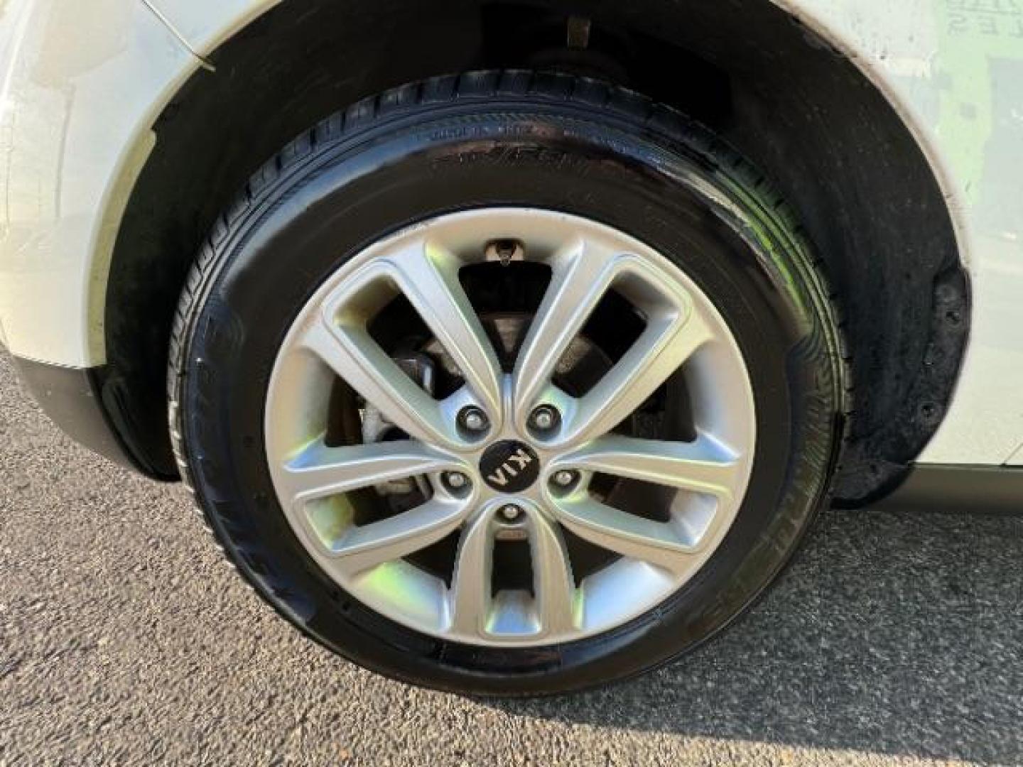 2019 Clear White /Black, cloth Kia Soul + (KNDJP3A54K7) with an 2.0L L4 DOHC 16V engine, 6-Speed Automatic transmission, located at 1865 East Red Hills Pkwy, St. George, 84770, (435) 628-0023, 37.120850, -113.543640 - Photo#15