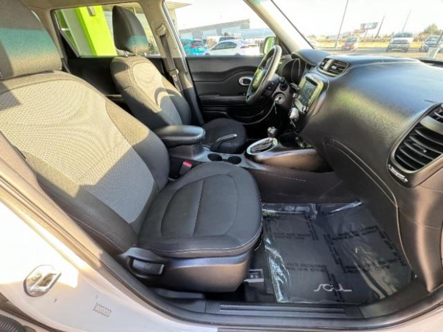 2019 Clear White /Black, cloth Kia Soul + (KNDJP3A54K7) with an 2.0L L4 DOHC 16V engine, 6-Speed Automatic transmission, located at 1865 East Red Hills Pkwy, St. George, 84770, (435) 628-0023, 37.120850, -113.543640 - Photo#33