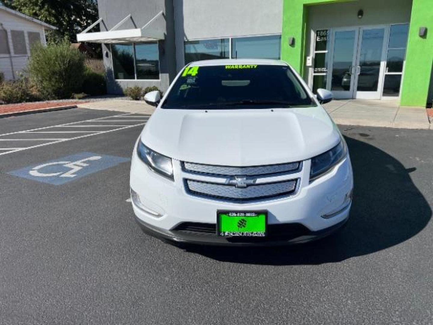 2014 White /Black Interior Chevrolet Volt Standard w/ LEP (1G1RE6E46EU) with an ELECTRIC engine, Continuously Variabl transmission, located at 1865 East Red Hills Pkwy, St. George, 84770, (435) 628-0023, 37.120850, -113.543640 - We specialize in helping ALL people get the best financing available. No matter your credit score, good, bad or none we can get you an amazing rate. Had a bankruptcy, divorce, or repossessions? We give you the green light to get your credit back on the road. Low down and affordable payments that fit - Photo#1