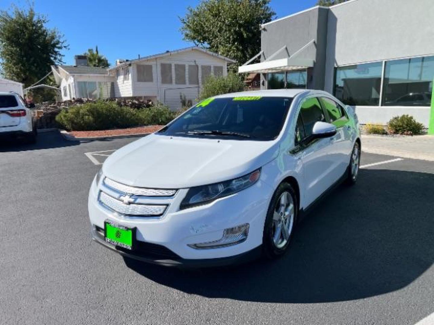 2014 White /Black Interior Chevrolet Volt Standard w/ LEP (1G1RE6E46EU) with an ELECTRIC engine, Continuously Variabl transmission, located at 1865 East Red Hills Pkwy, St. George, 84770, (435) 628-0023, 37.120850, -113.543640 - We specialize in helping ALL people get the best financing available. No matter your credit score, good, bad or none we can get you an amazing rate. Had a bankruptcy, divorce, or repossessions? We give you the green light to get your credit back on the road. Low down and affordable payments that fit - Photo#2