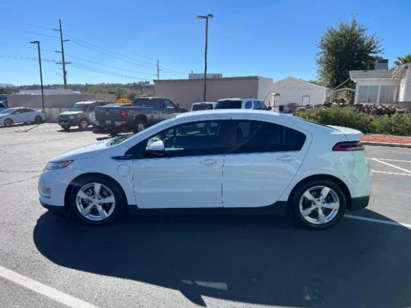 2014 White /Black Interior Chevrolet Volt Standard w/ LEP (1G1RE6E46EU) with an ELECTRIC engine, Continuously Variabl transmission, located at 1865 East Red Hills Pkwy, St. George, 84770, (435) 628-0023, 37.120850, -113.543640 - We specialize in helping ALL people get the best financing available. No matter your credit score, good, bad or none we can get you an amazing rate. Had a bankruptcy, divorce, or repossessions? We give you the green light to get your credit back on the road. Low down and affordable payments that fit - Photo#3