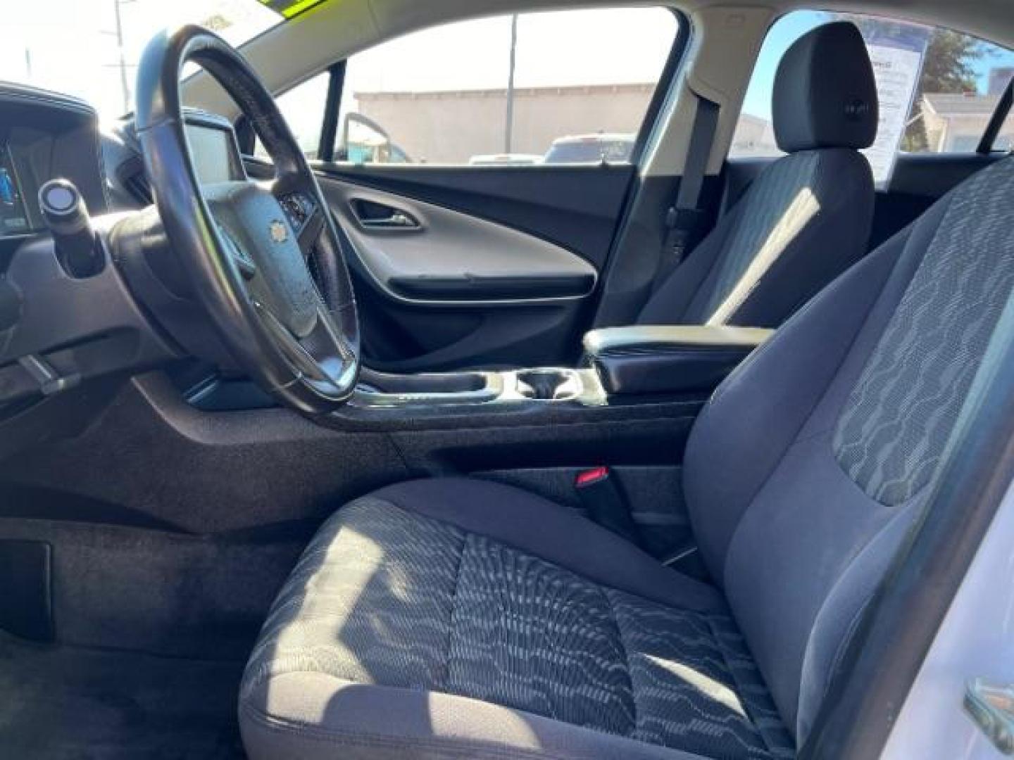 2014 White /Black Interior Chevrolet Volt Standard w/ LEP (1G1RE6E46EU) with an ELECTRIC engine, Continuously Variabl transmission, located at 1865 East Red Hills Pkwy, St. George, 84770, (435) 628-0023, 37.120850, -113.543640 - We specialize in helping ALL people get the best financing available. No matter your credit score, good, bad or none we can get you an amazing rate. Had a bankruptcy, divorce, or repossessions? We give you the green light to get your credit back on the road. Low down and affordable payments that fit - Photo#14