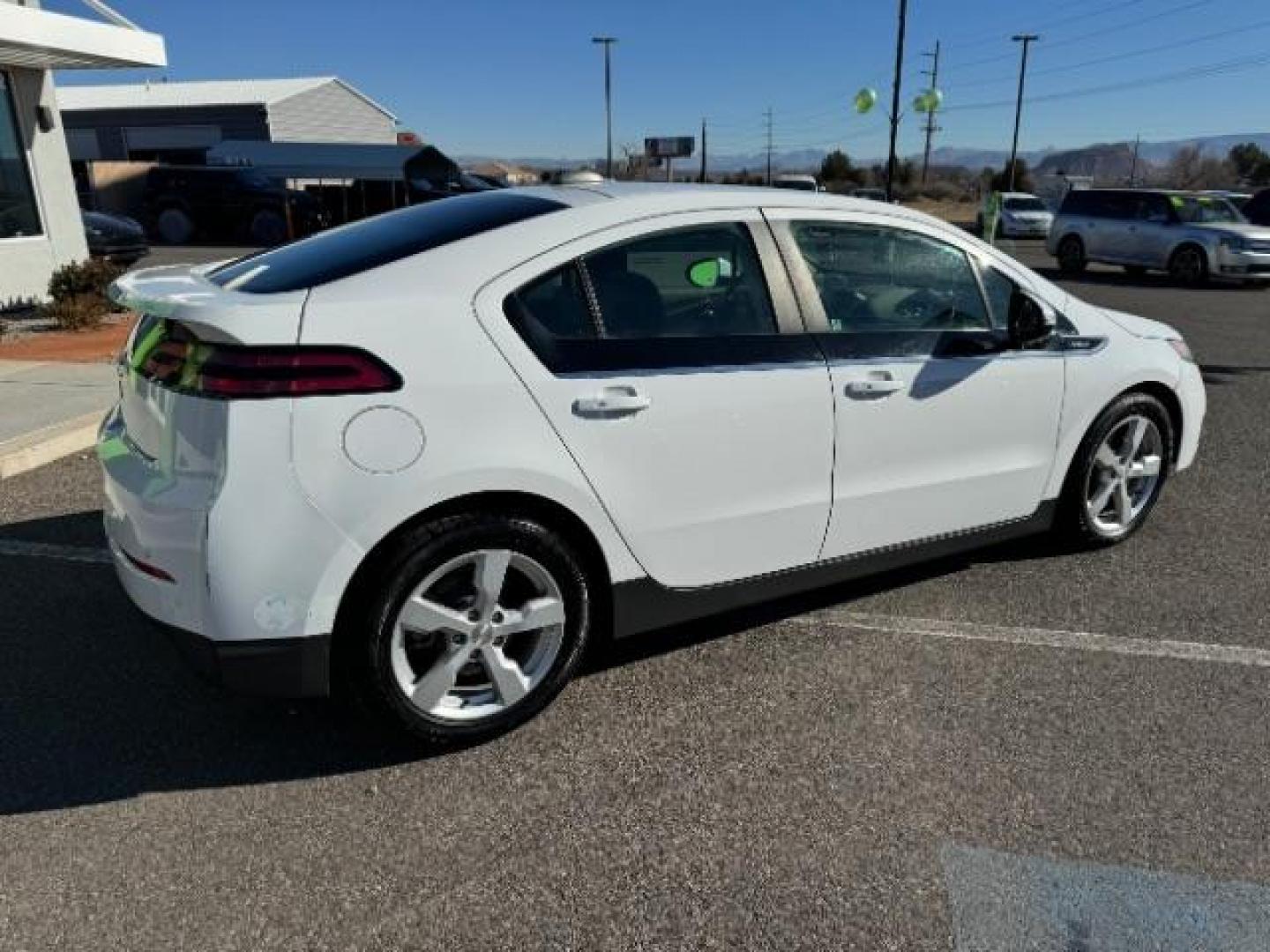 2015 Summit White /Jet Black/Dark Accents Chevrolet Volt Standard w/ Navigation (1G1RC6E45FU) with an ELECTRIC engine, Continuously Variable Transmission transmission, located at 1865 East Red Hills Pkwy, St. George, 84770, (435) 628-0023, 37.120850, -113.543640 - Photo#11