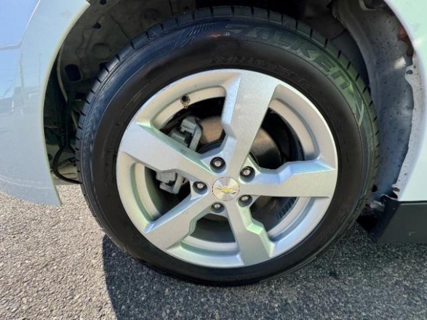 2015 Summit White /Jet Black/Dark Accents Chevrolet Volt Standard w/ Navigation (1G1RC6E45FU) with an ELECTRIC engine, Continuously Variable Transmission transmission, located at 1865 East Red Hills Pkwy, St. George, 84770, (435) 628-0023, 37.120850, -113.543640 - Photo#16