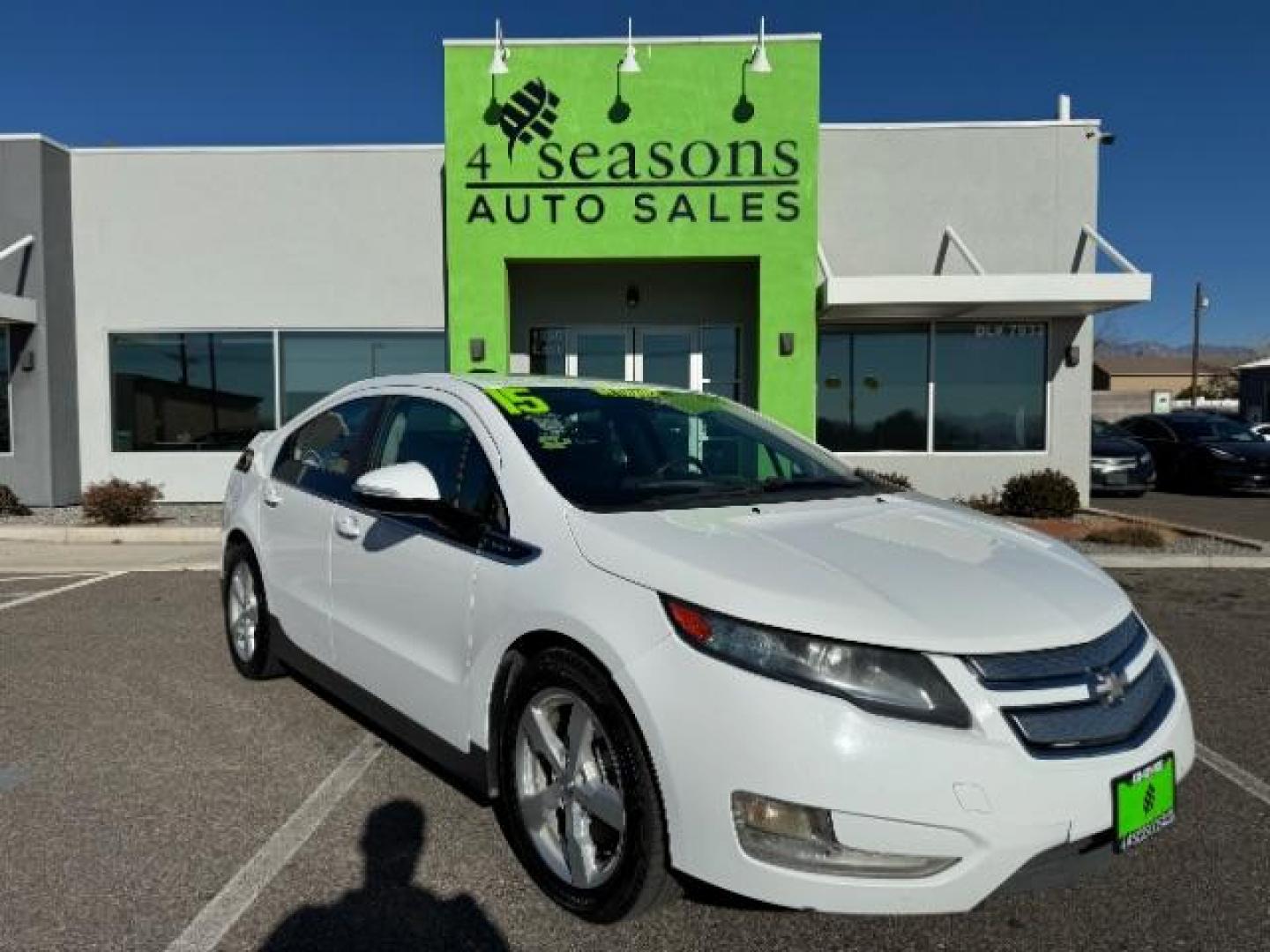 2015 Summit White /Jet Black/Dark Accents Chevrolet Volt Standard w/ Navigation (1G1RC6E45FU) with an ELECTRIC engine, Continuously Variable Transmission transmission, located at 1865 East Red Hills Pkwy, St. George, 84770, (435) 628-0023, 37.120850, -113.543640 - Photo#0