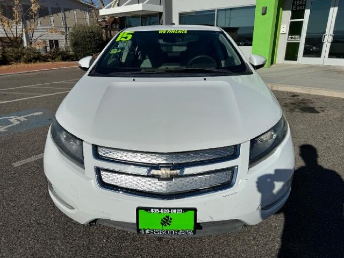 2015 Summit White /Jet Black/Dark Accents Chevrolet Volt Standard w/ Navigation (1G1RC6E45FU) with an ELECTRIC engine, Continuously Variable Transmission transmission, located at 1865 East Red Hills Pkwy, St. George, 84770, (435) 628-0023, 37.120850, -113.543640 - Photo#3