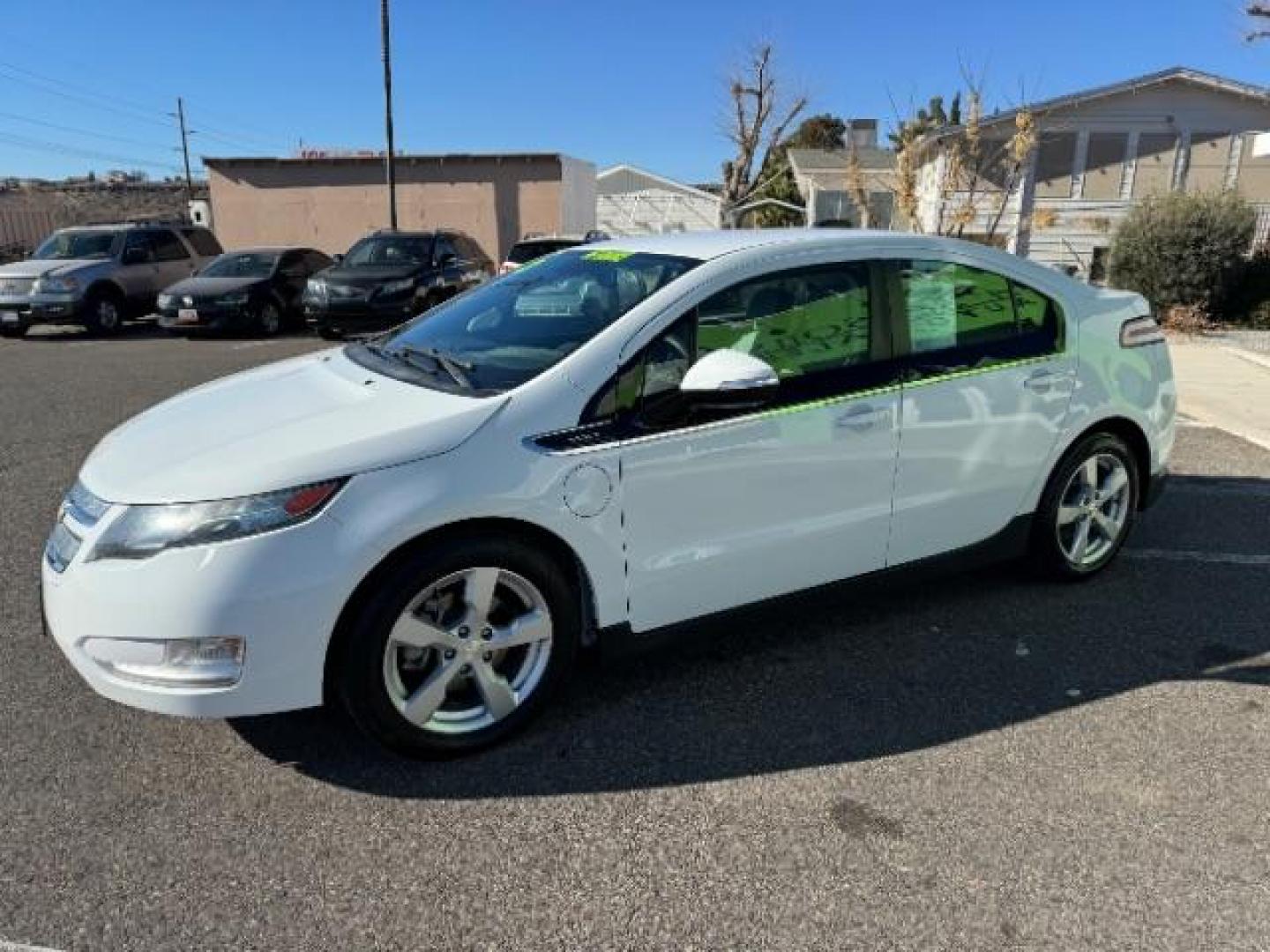 2015 Summit White /Jet Black/Dark Accents Chevrolet Volt Standard w/ Navigation (1G1RC6E45FU) with an ELECTRIC engine, Continuously Variable Transmission transmission, located at 1865 East Red Hills Pkwy, St. George, 84770, (435) 628-0023, 37.120850, -113.543640 - Photo#4