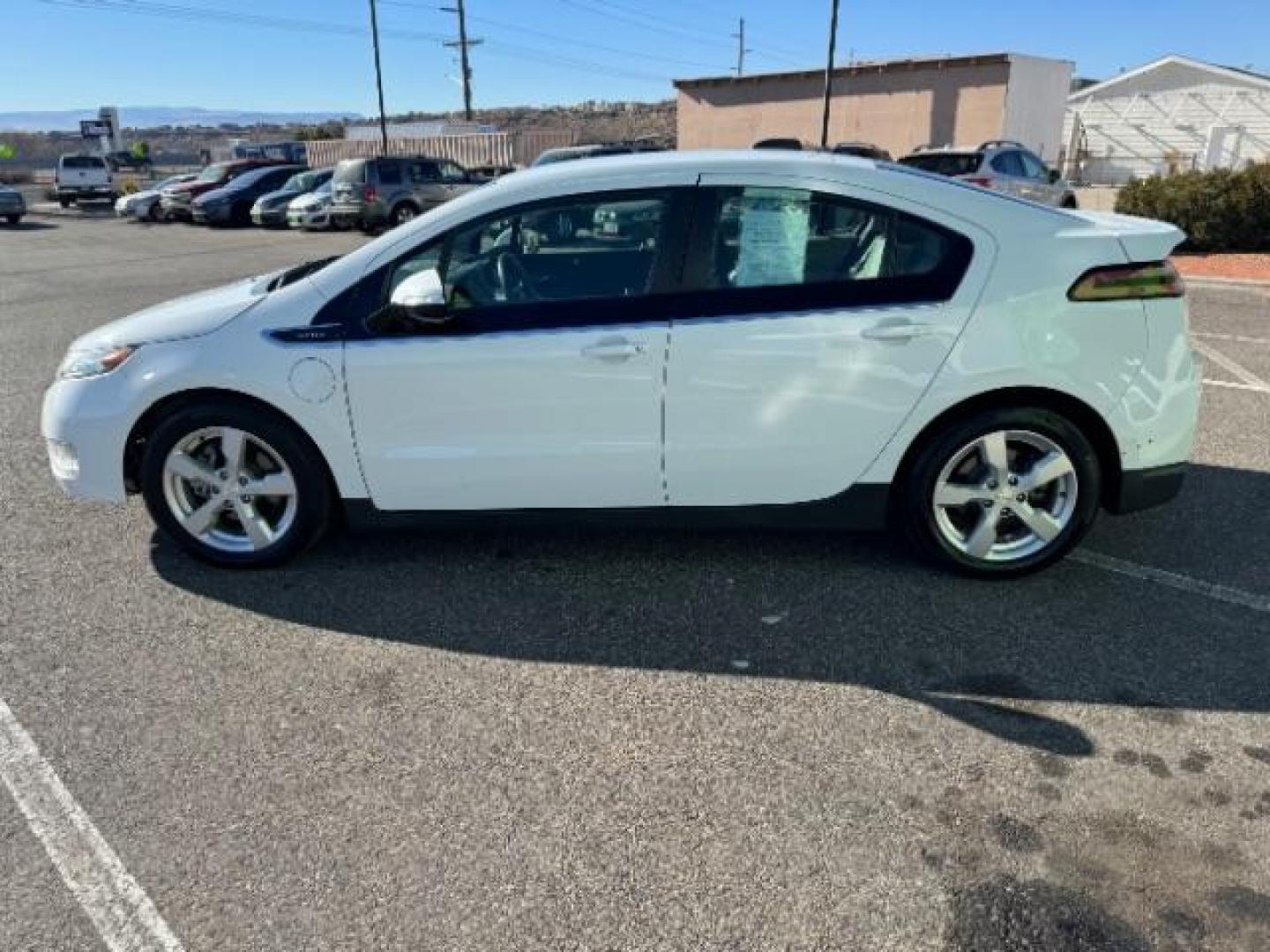 2015 Summit White /Jet Black/Dark Accents Chevrolet Volt Standard w/ Navigation (1G1RC6E45FU) with an ELECTRIC engine, Continuously Variable Transmission transmission, located at 1865 East Red Hills Pkwy, St. George, 84770, (435) 628-0023, 37.120850, -113.543640 - Photo#6