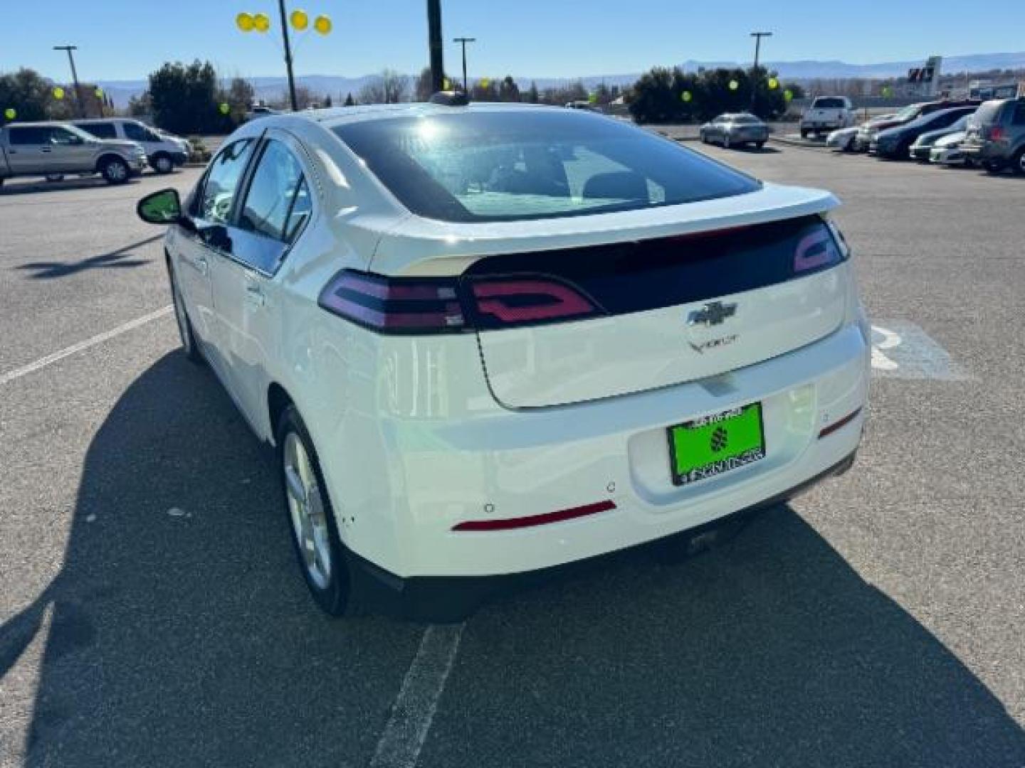 2015 Summit White /Jet Black/Dark Accents Chevrolet Volt Standard w/ Navigation (1G1RC6E45FU) with an ELECTRIC engine, Continuously Variable Transmission transmission, located at 1865 East Red Hills Pkwy, St. George, 84770, (435) 628-0023, 37.120850, -113.543640 - Photo#8