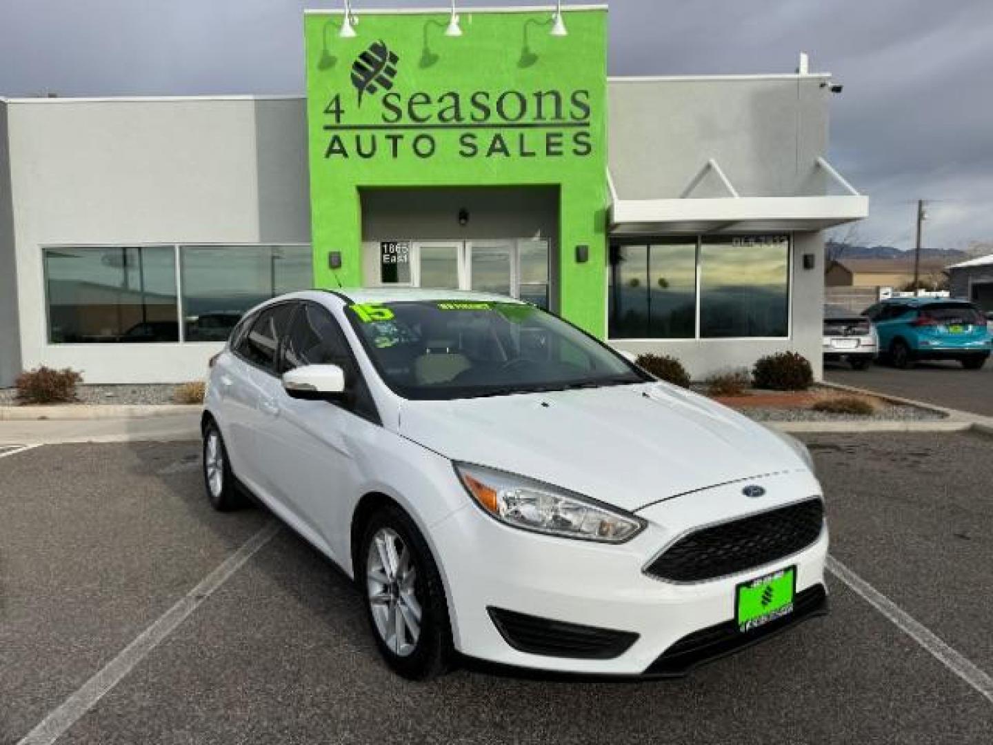 2015 Oxford White /Charcoal Black, leather Ford Focus SE Hatch (1FADP3K25FL) with an 2.0L L4 DOHC 16V engine, 5-Speed Manual transmission, located at 940 North Main Street, Cedar City, UT, 84720, (435) 628-0023, 37.692936, -113.061897 - We specialize in helping ALL people get the best financing available. No matter your credit score, good, bad or none we can get you an amazing rate. Had a bankruptcy, divorce, or repossessions? We give you the green light to get your credit back on the road. Low down and affordable payments that fit - Photo#0