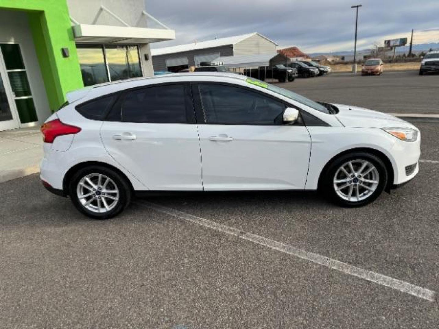 2015 Oxford White /Charcoal Black, leather Ford Focus SE Hatch (1FADP3K25FL) with an 2.0L L4 DOHC 16V engine, 5-Speed Manual transmission, located at 940 North Main Street, Cedar City, UT, 84720, (435) 628-0023, 37.692936, -113.061897 - We specialize in helping ALL people get the best financing available. No matter your credit score, good, bad or none we can get you an amazing rate. Had a bankruptcy, divorce, or repossessions? We give you the green light to get your credit back on the road. Low down and affordable payments that fit - Photo#10