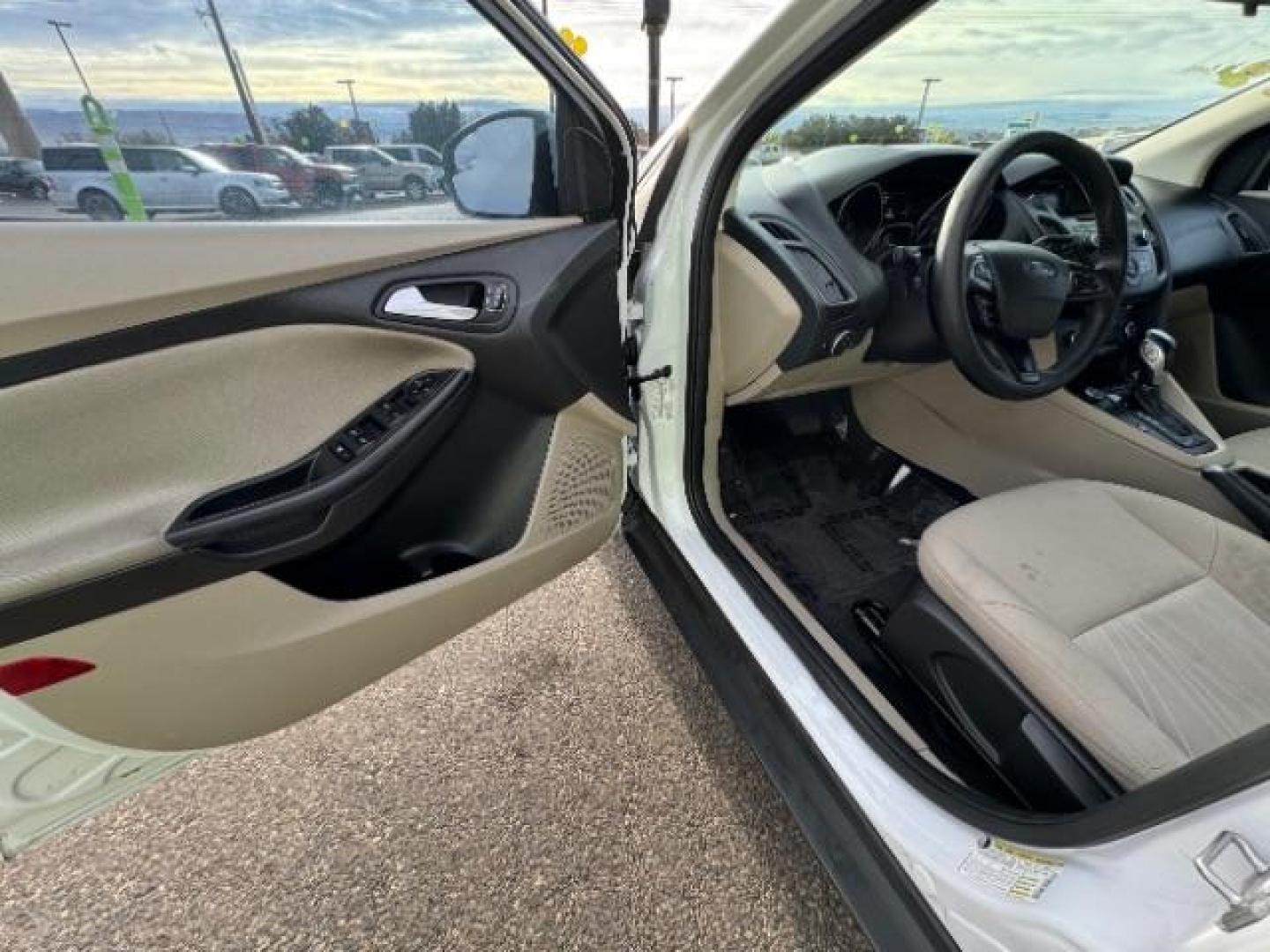 2015 Oxford White /Charcoal Black, leather Ford Focus SE Hatch (1FADP3K25FL) with an 2.0L L4 DOHC 16V engine, 5-Speed Manual transmission, located at 940 North Main Street, Cedar City, UT, 84720, (435) 628-0023, 37.692936, -113.061897 - We specialize in helping ALL people get the best financing available. No matter your credit score, good, bad or none we can get you an amazing rate. Had a bankruptcy, divorce, or repossessions? We give you the green light to get your credit back on the road. Low down and affordable payments that fit - Photo#15