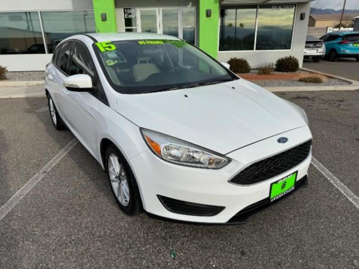 2015 Oxford White /Charcoal Black, leather Ford Focus SE Hatch (1FADP3K25FL) with an 2.0L L4 DOHC 16V engine, 5-Speed Manual transmission, located at 940 North Main Street, Cedar City, UT, 84720, (435) 628-0023, 37.692936, -113.061897 - We specialize in helping ALL people get the best financing available. No matter your credit score, good, bad or none we can get you an amazing rate. Had a bankruptcy, divorce, or repossessions? We give you the green light to get your credit back on the road. Low down and affordable payments that fit - Photo#1