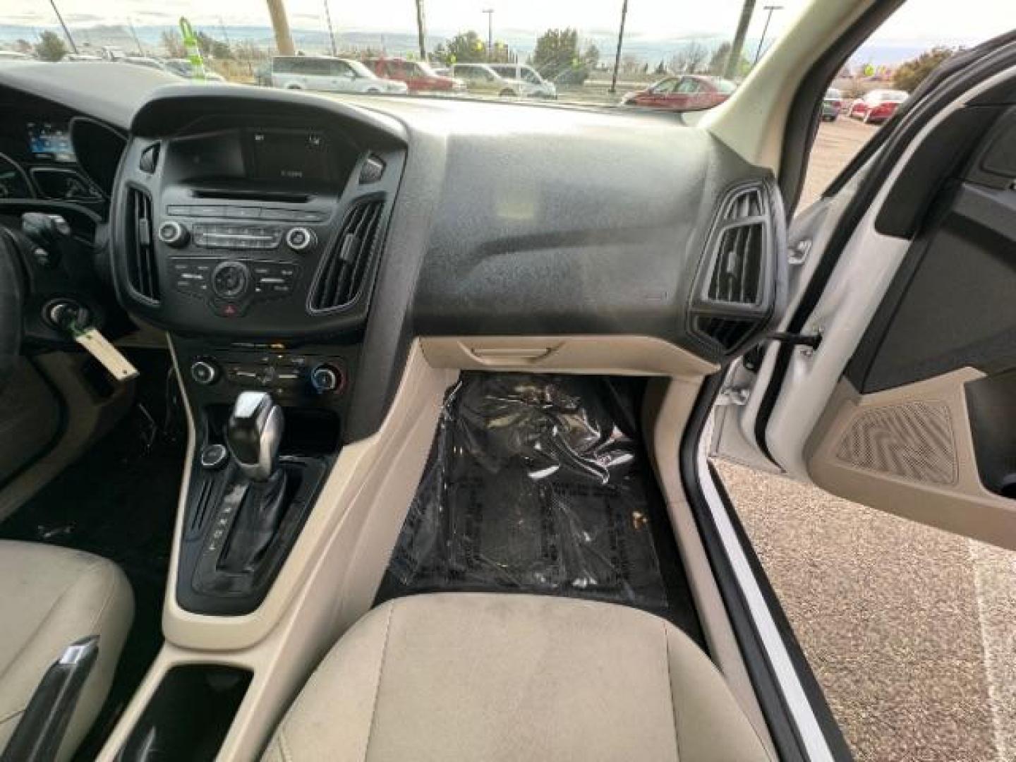 2015 Oxford White /Charcoal Black, leather Ford Focus SE Hatch (1FADP3K25FL) with an 2.0L L4 DOHC 16V engine, 5-Speed Manual transmission, located at 940 North Main Street, Cedar City, UT, 84720, (435) 628-0023, 37.692936, -113.061897 - We specialize in helping ALL people get the best financing available. No matter your credit score, good, bad or none we can get you an amazing rate. Had a bankruptcy, divorce, or repossessions? We give you the green light to get your credit back on the road. Low down and affordable payments that fit - Photo#32