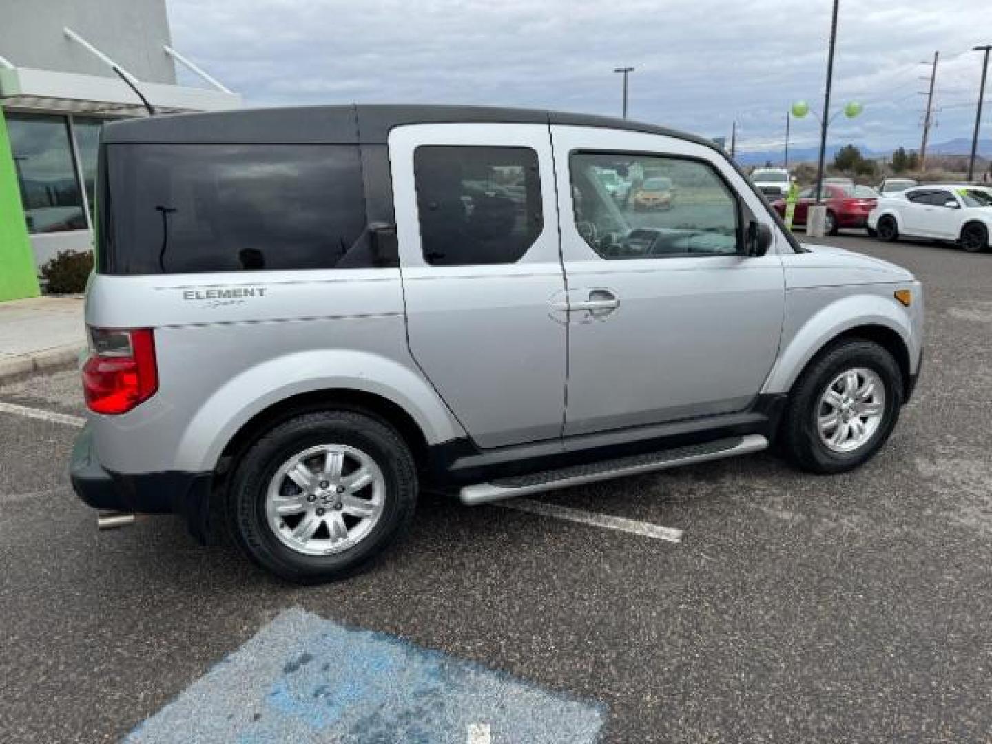 2006 Alabaster Silver Metallic /Gray/Blue Cloth Interior Honda Element EX-P 2WD AT (5J6YH187X6L) with an 2.4L L4 DOHC 16V engine, 4-Speed Automatic transmission, located at 940 North Main Street, Cedar City, UT, 84720, (435) 628-0023, 37.692936, -113.061897 - Photo#11